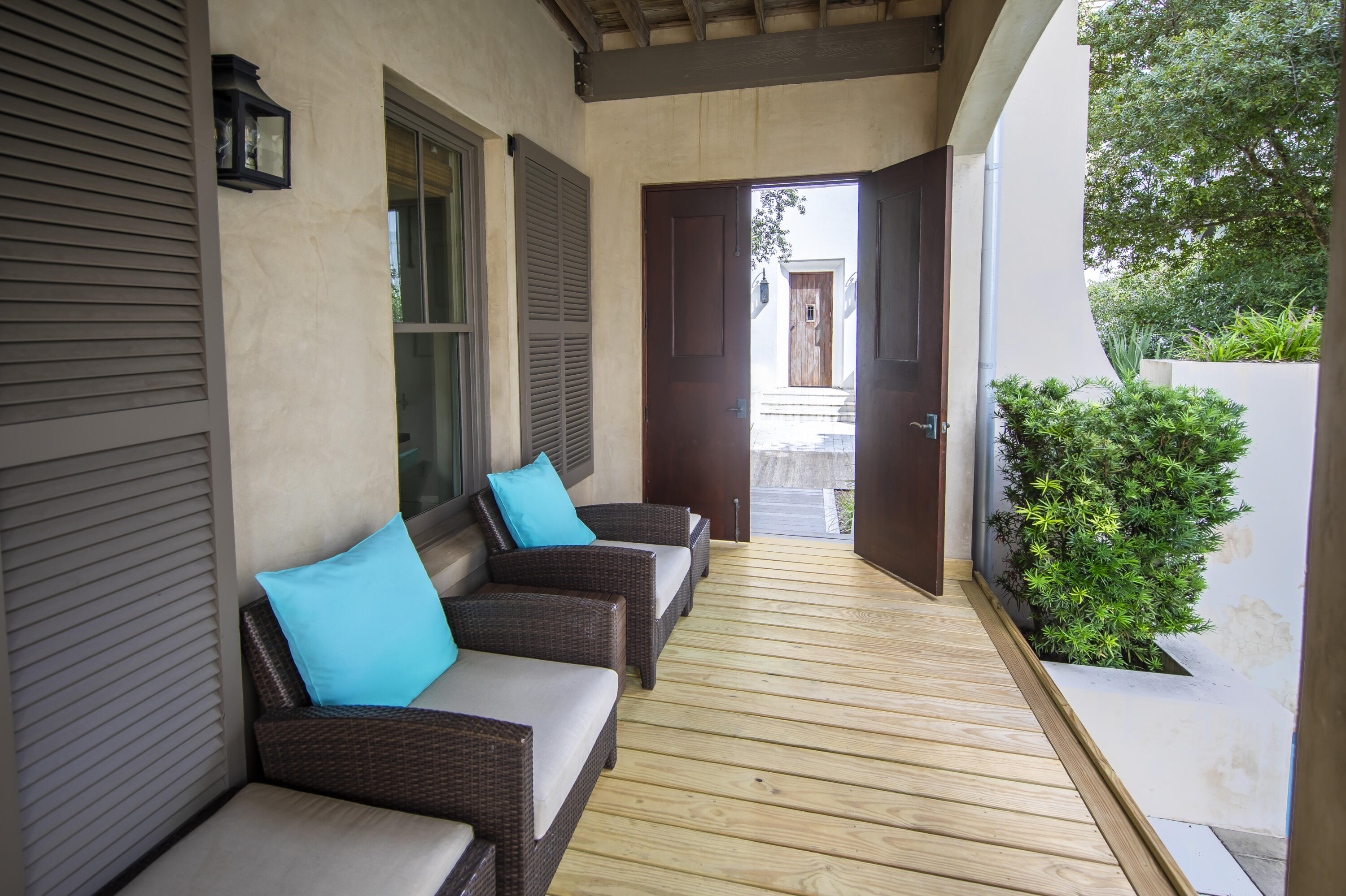 82 N Spanish Town Lane