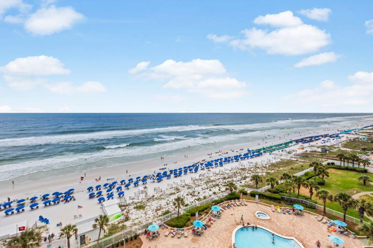1050 East Highway 98, 906