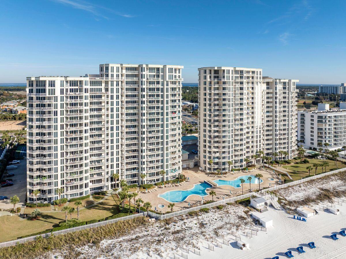 1050 East Highway 98, 906