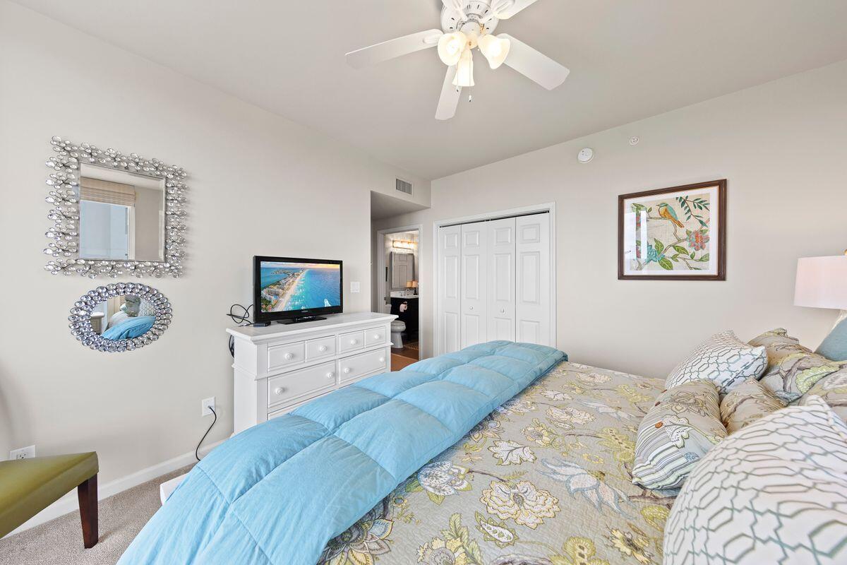 1050 East Highway 98, 906