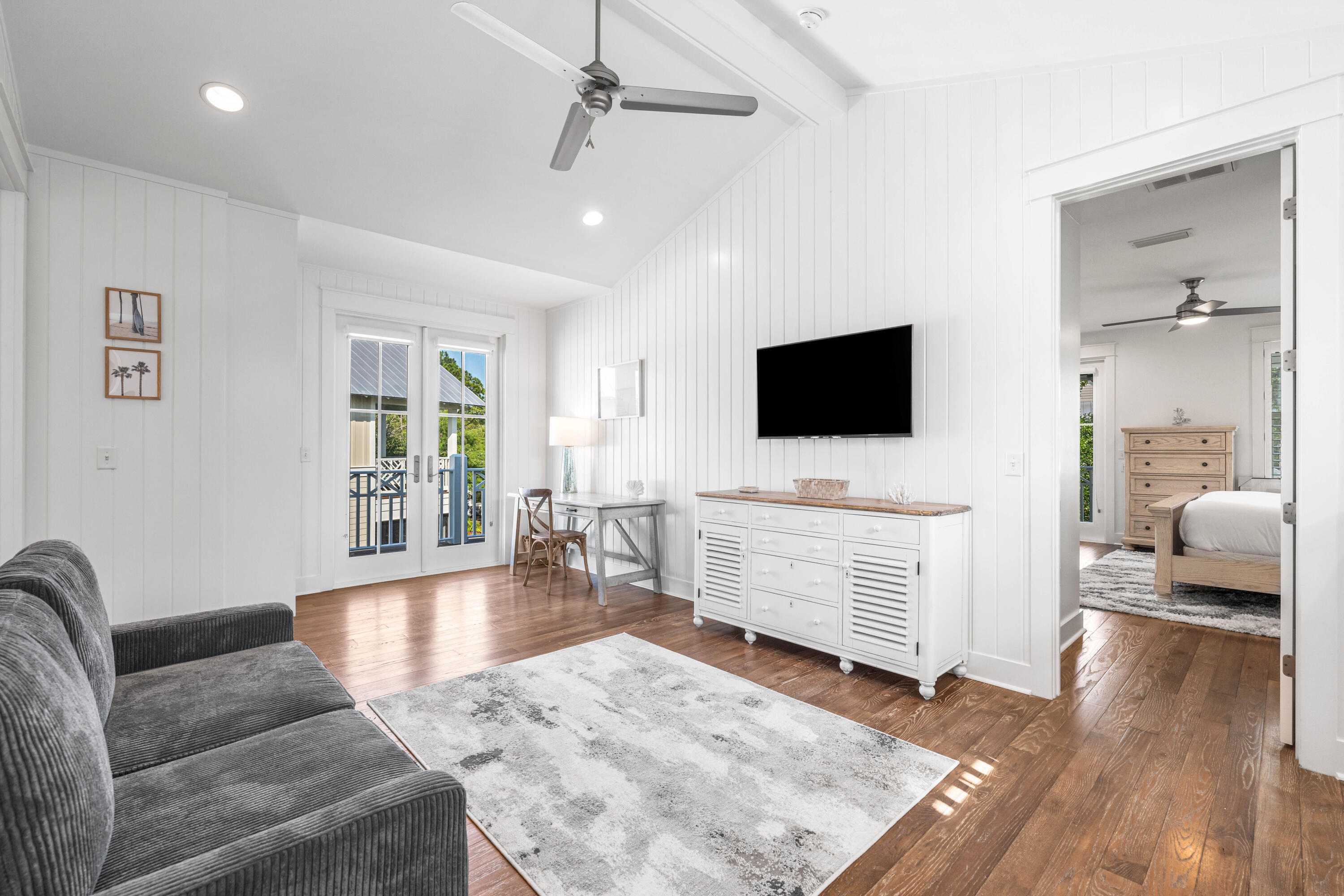 201 E Royal Fern Way