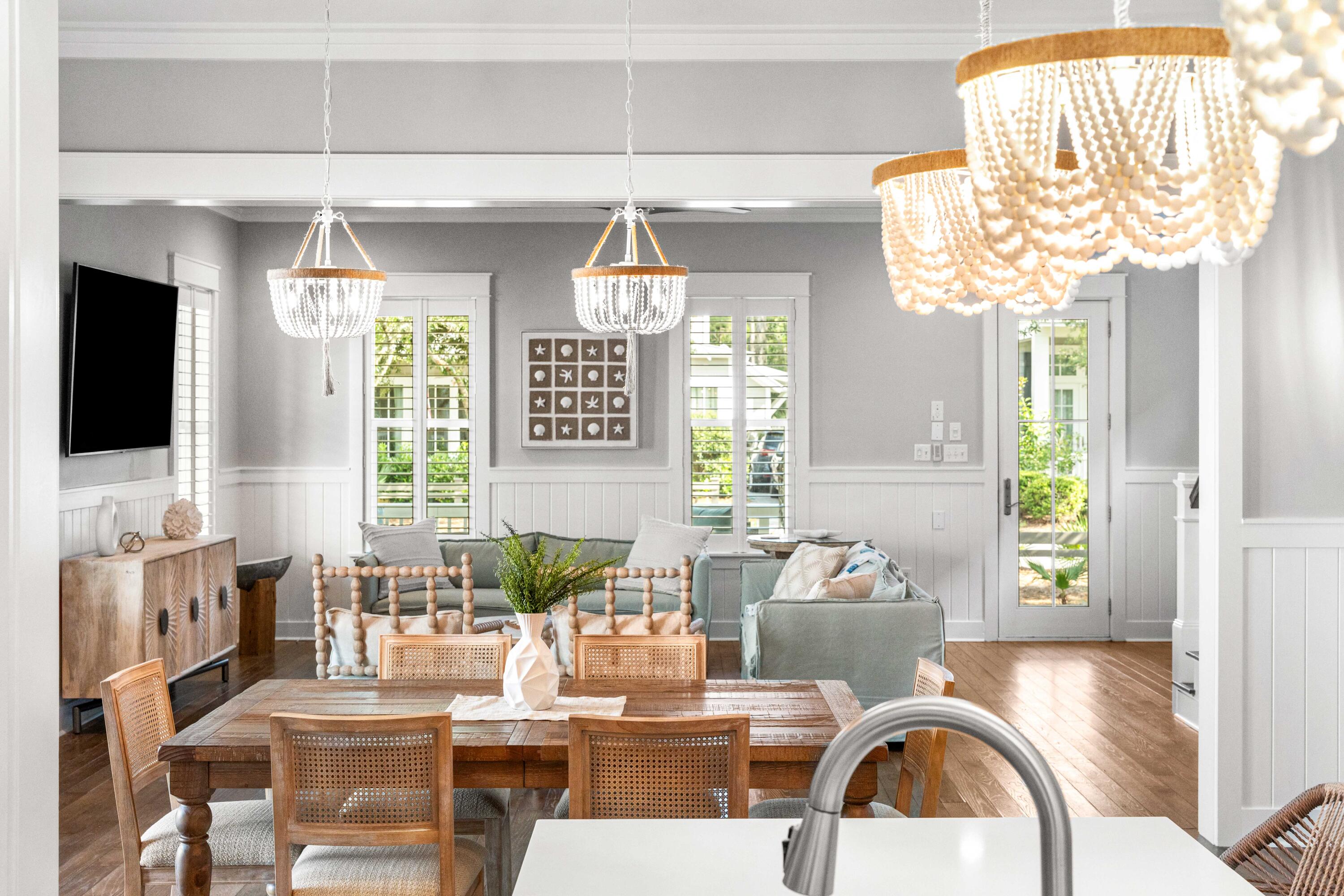 201 E Royal Fern Way