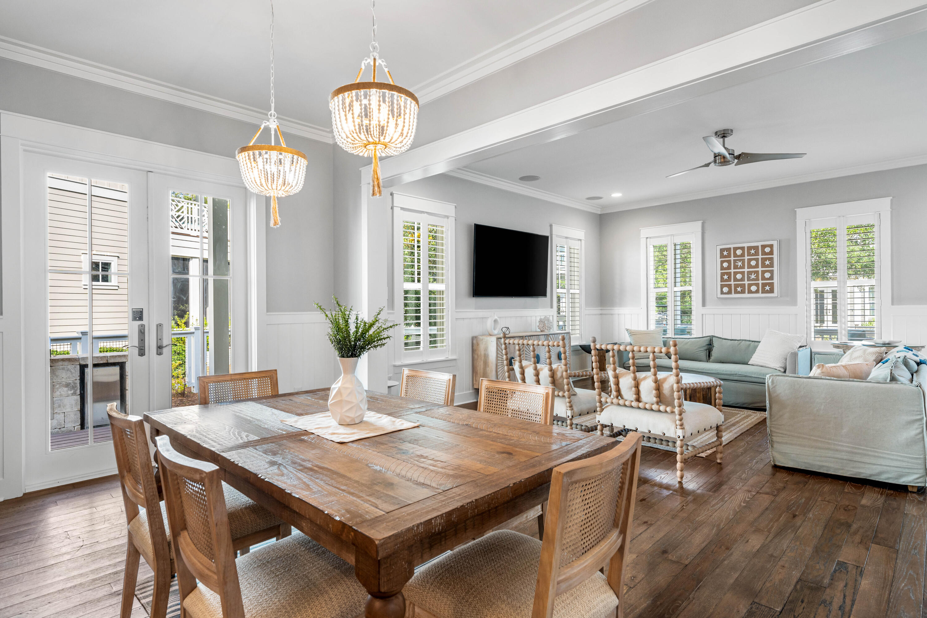 201 E Royal Fern Way