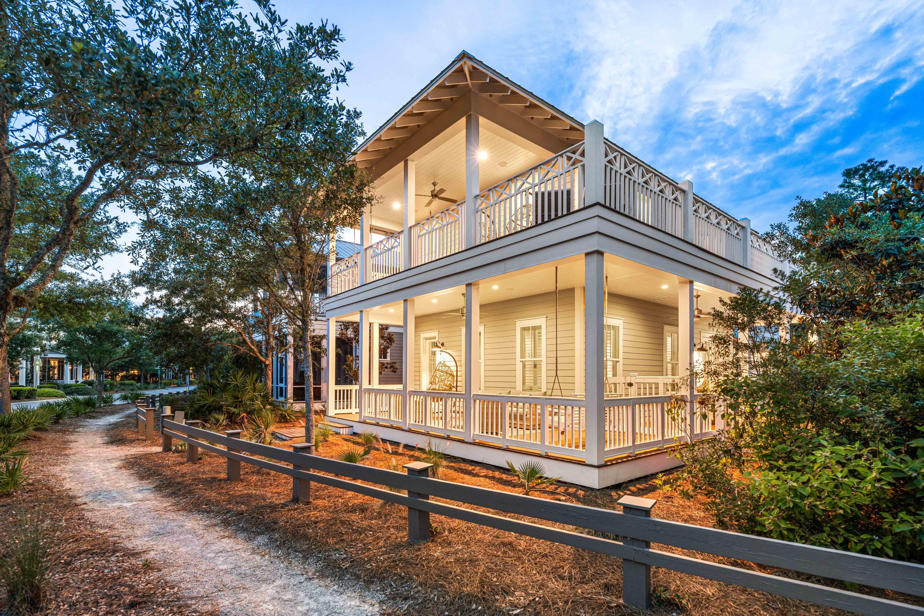 201 E Royal Fern Way