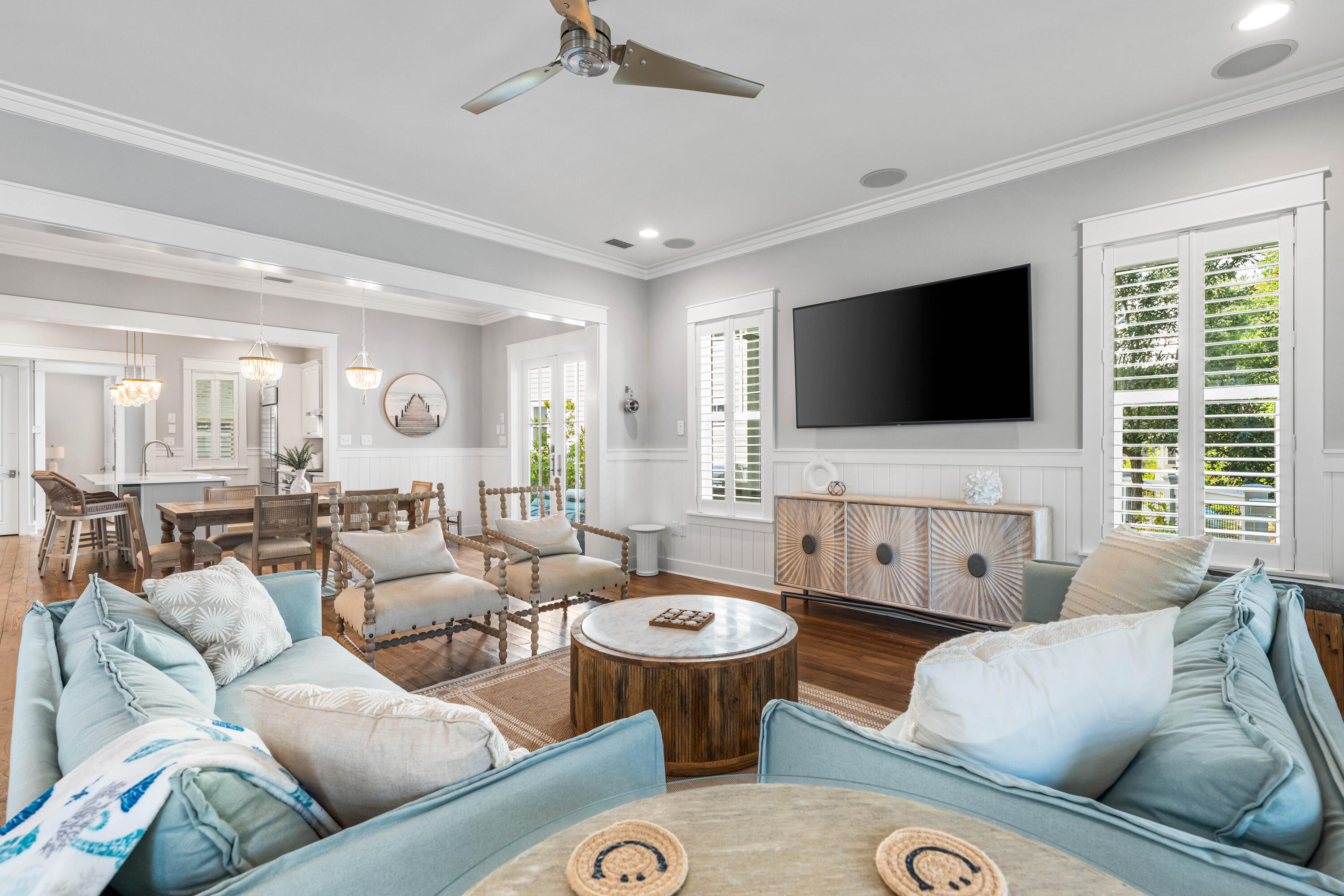 201 E Royal Fern Way