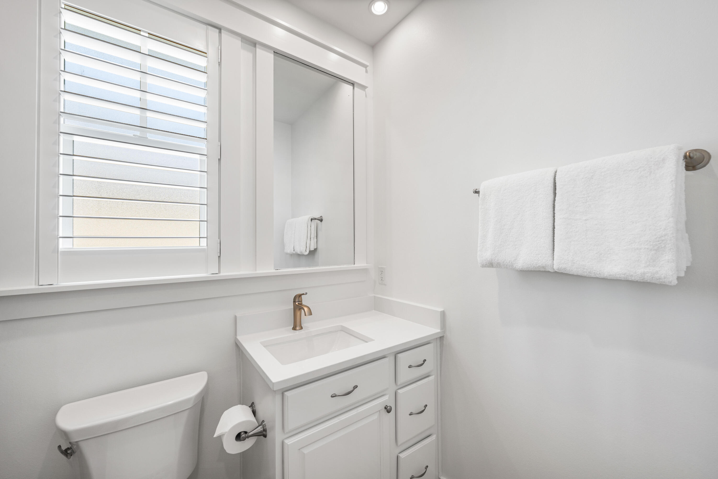 201 E Royal Fern Way