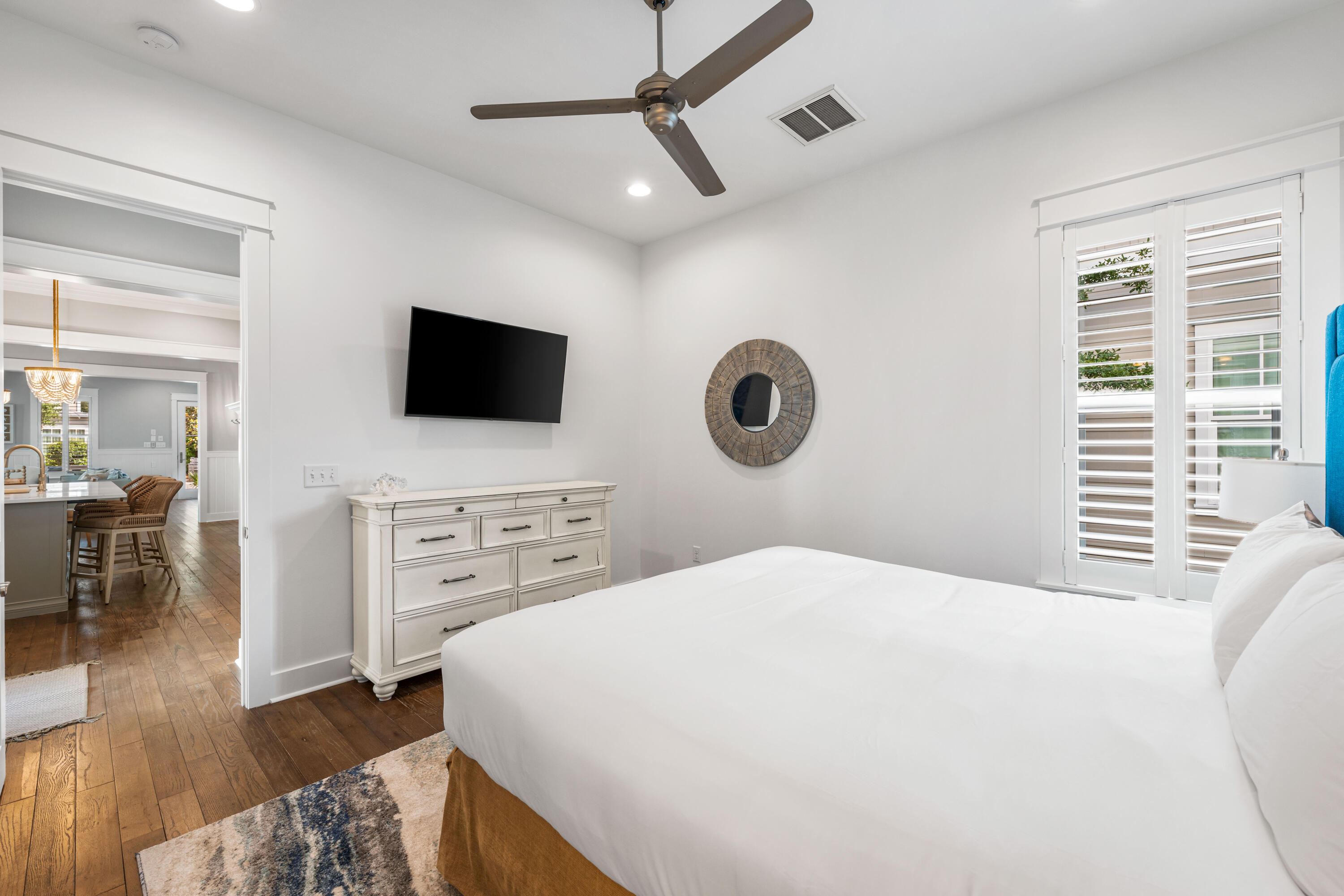 201 E Royal Fern Way