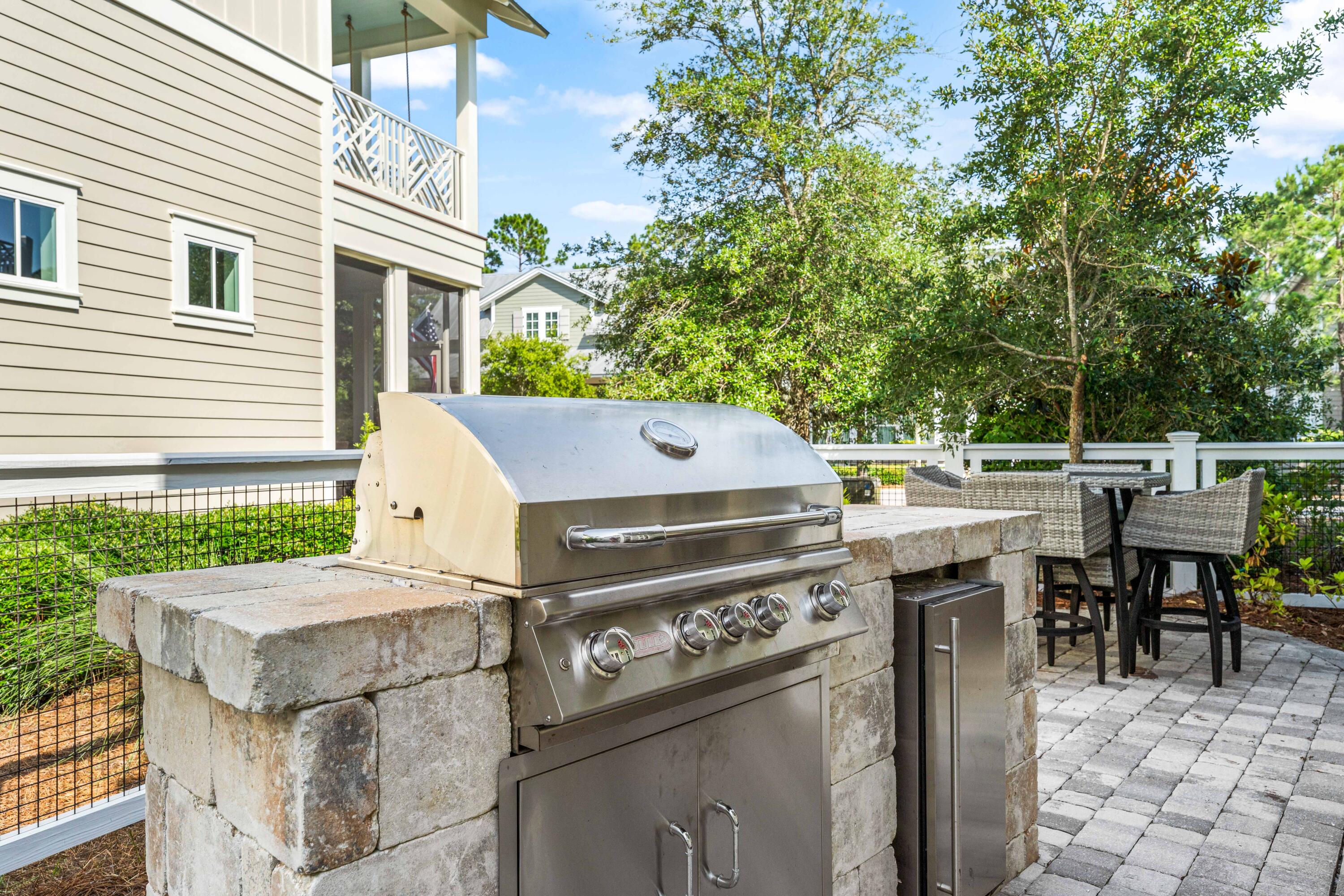 201 E Royal Fern Way