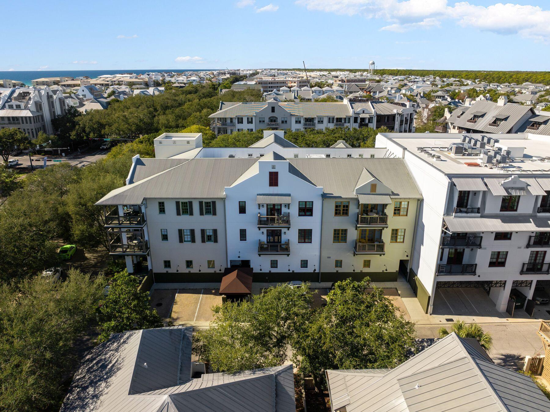 34 N Barrett Square, 2E