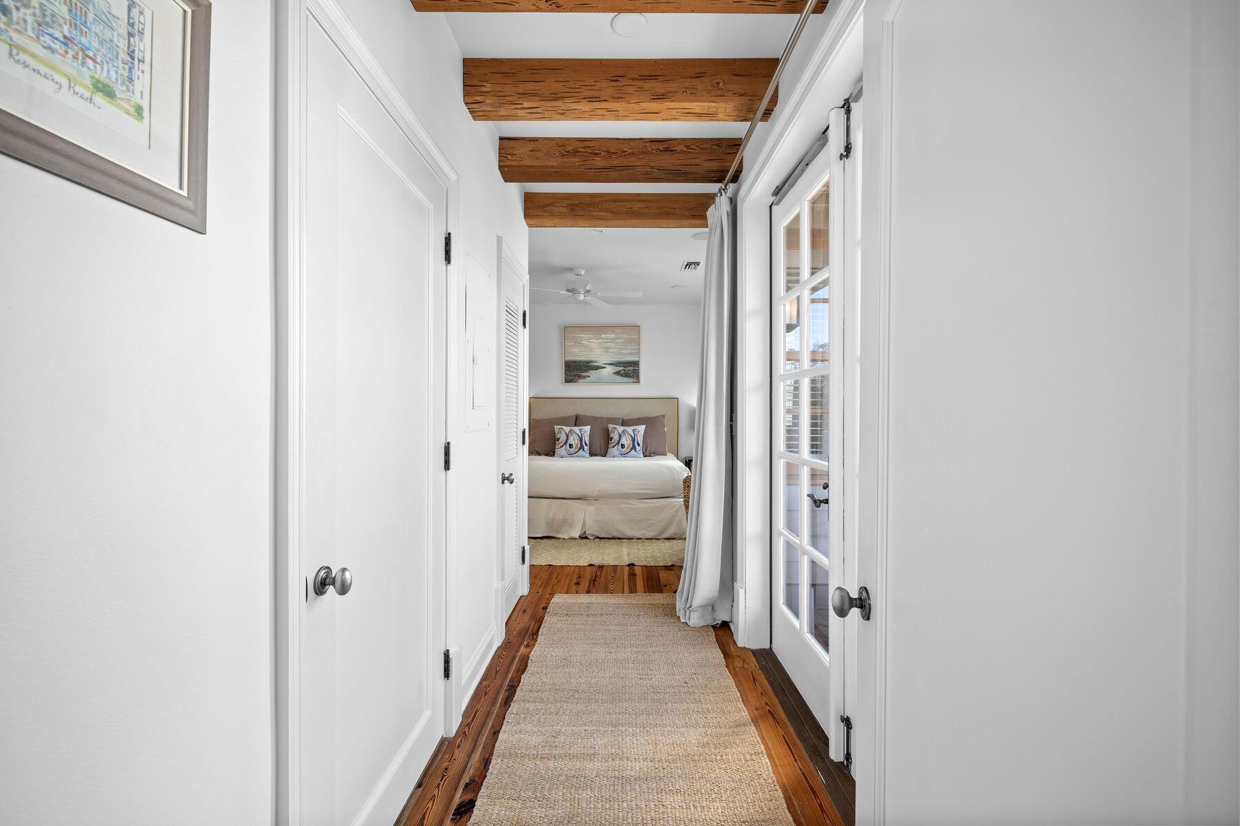 34 N Barrett Square, 2E