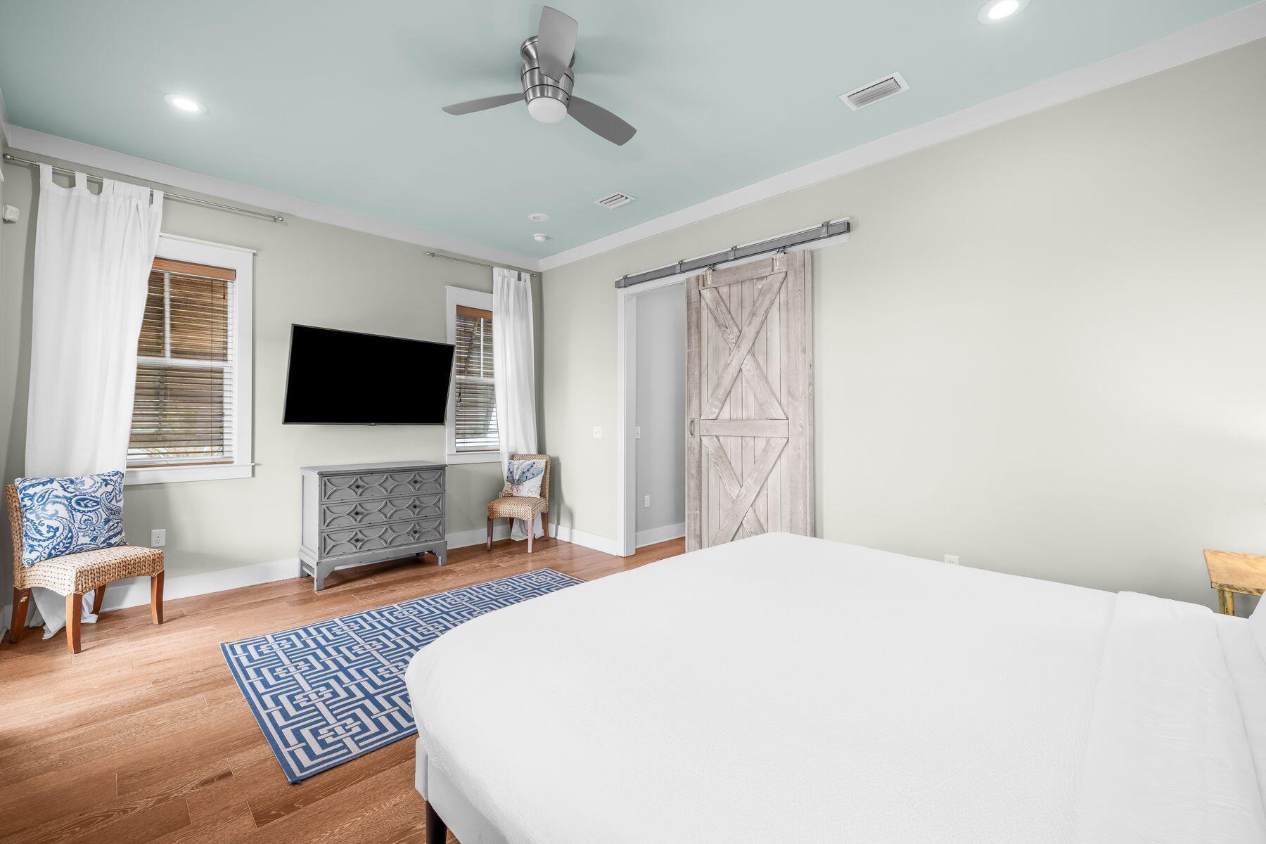 150 E Blue Crab Loop