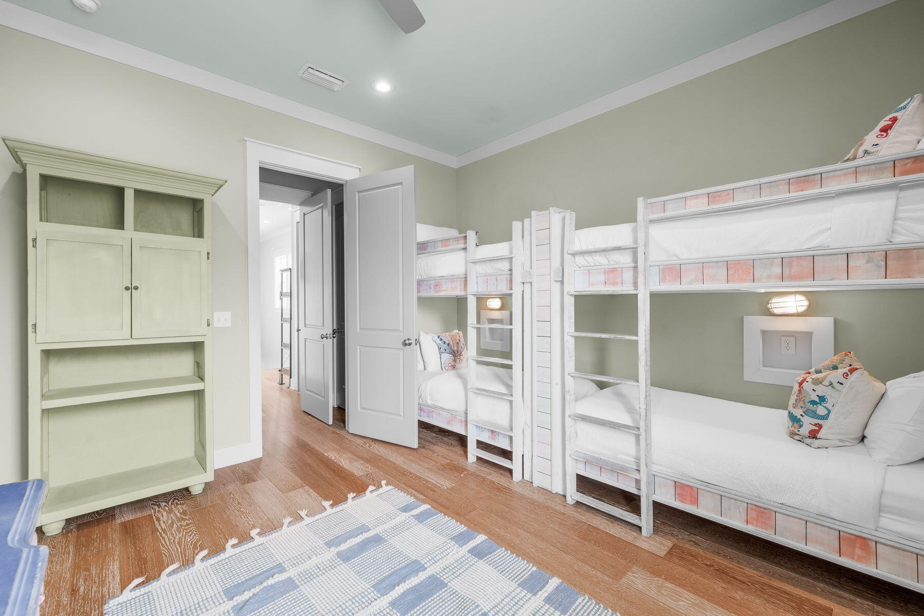 150 E Blue Crab Loop