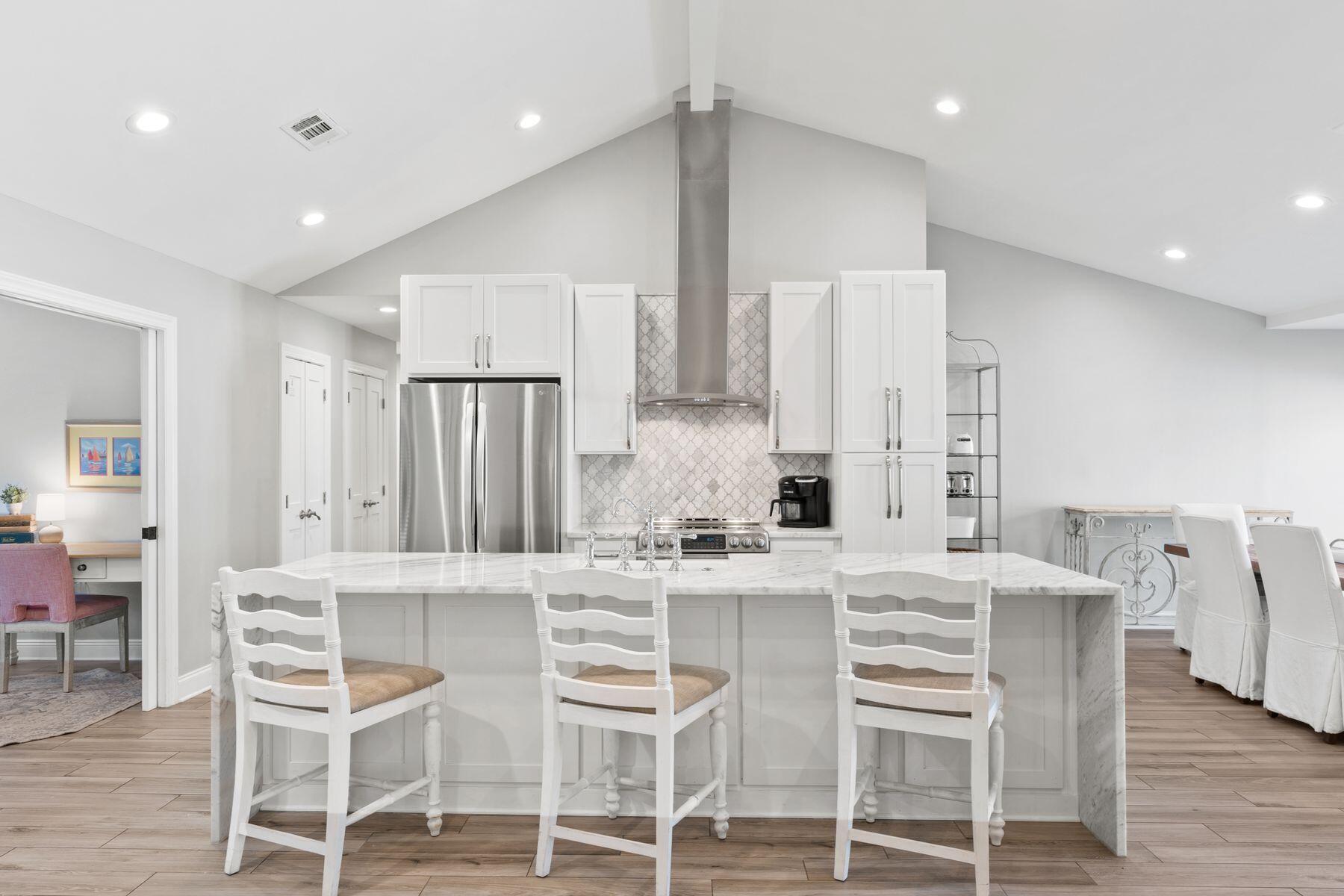 522 Augusta Way, 11006