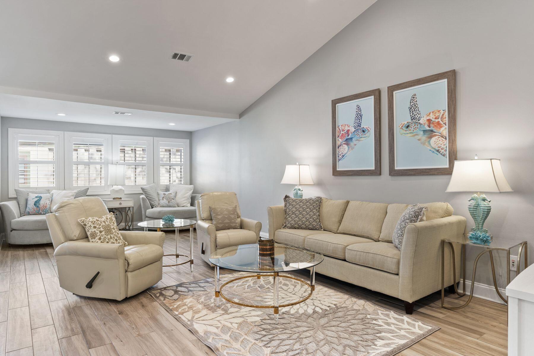 522 Augusta Way, 11006