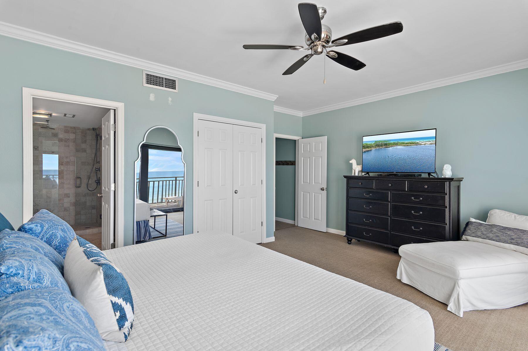 3722 E Co HWY 30A 6, 6