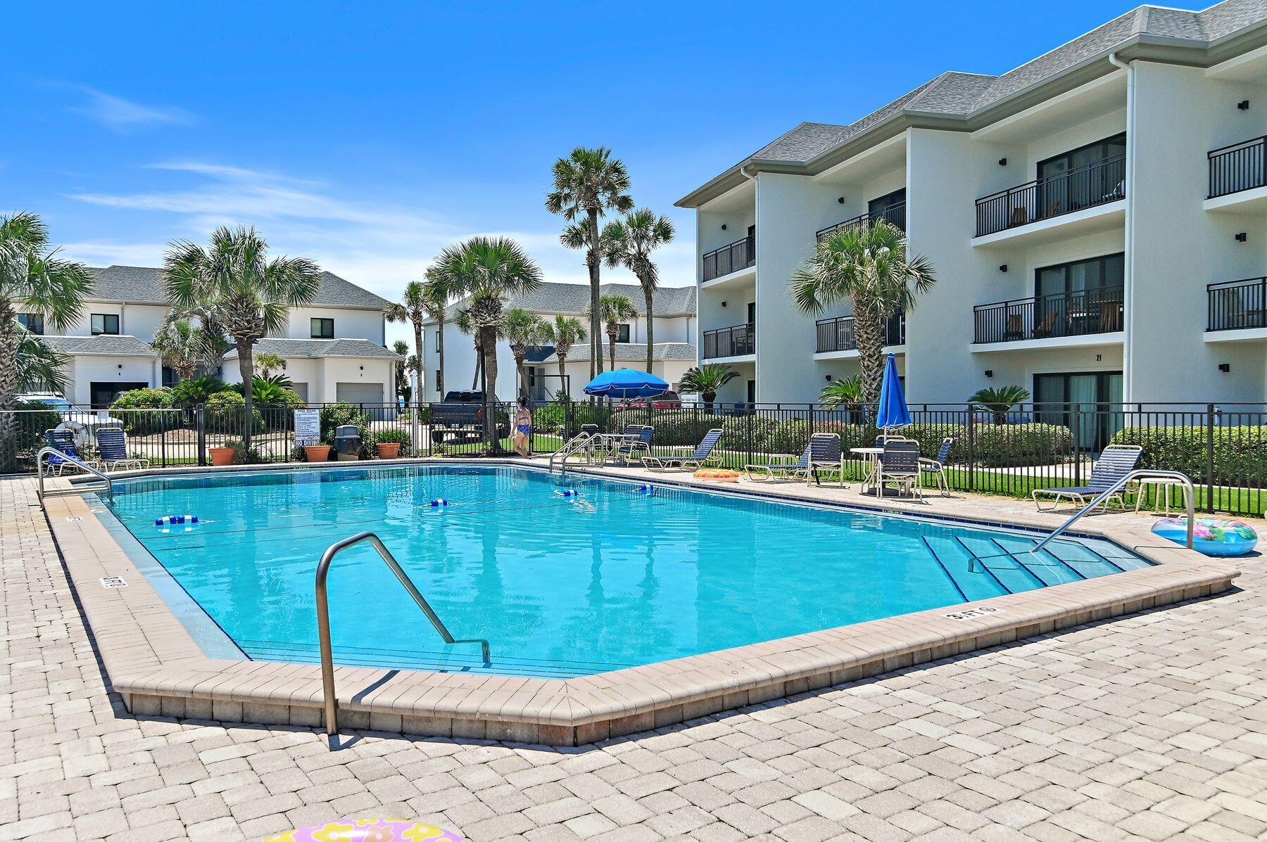 3722 E Co HWY 30A 6, 6