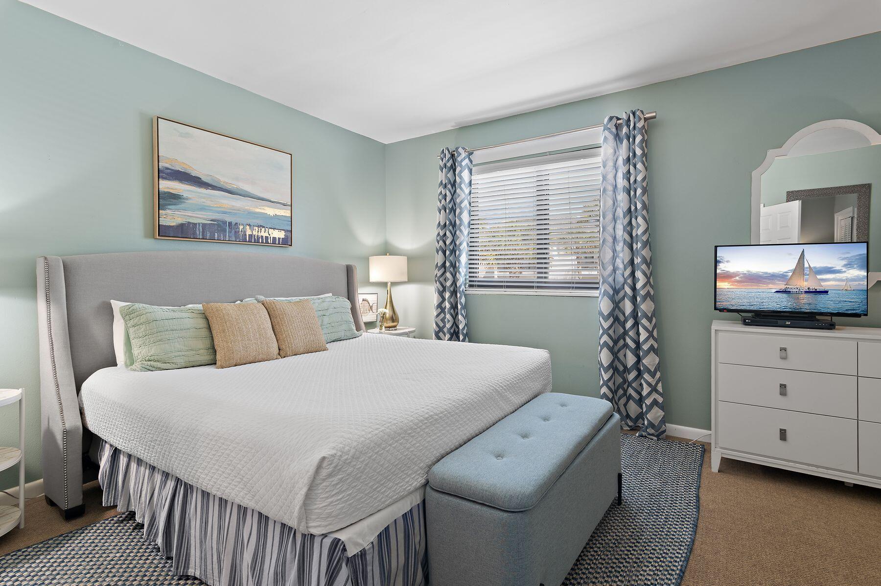 3722 E Co HWY 30A 6, 6