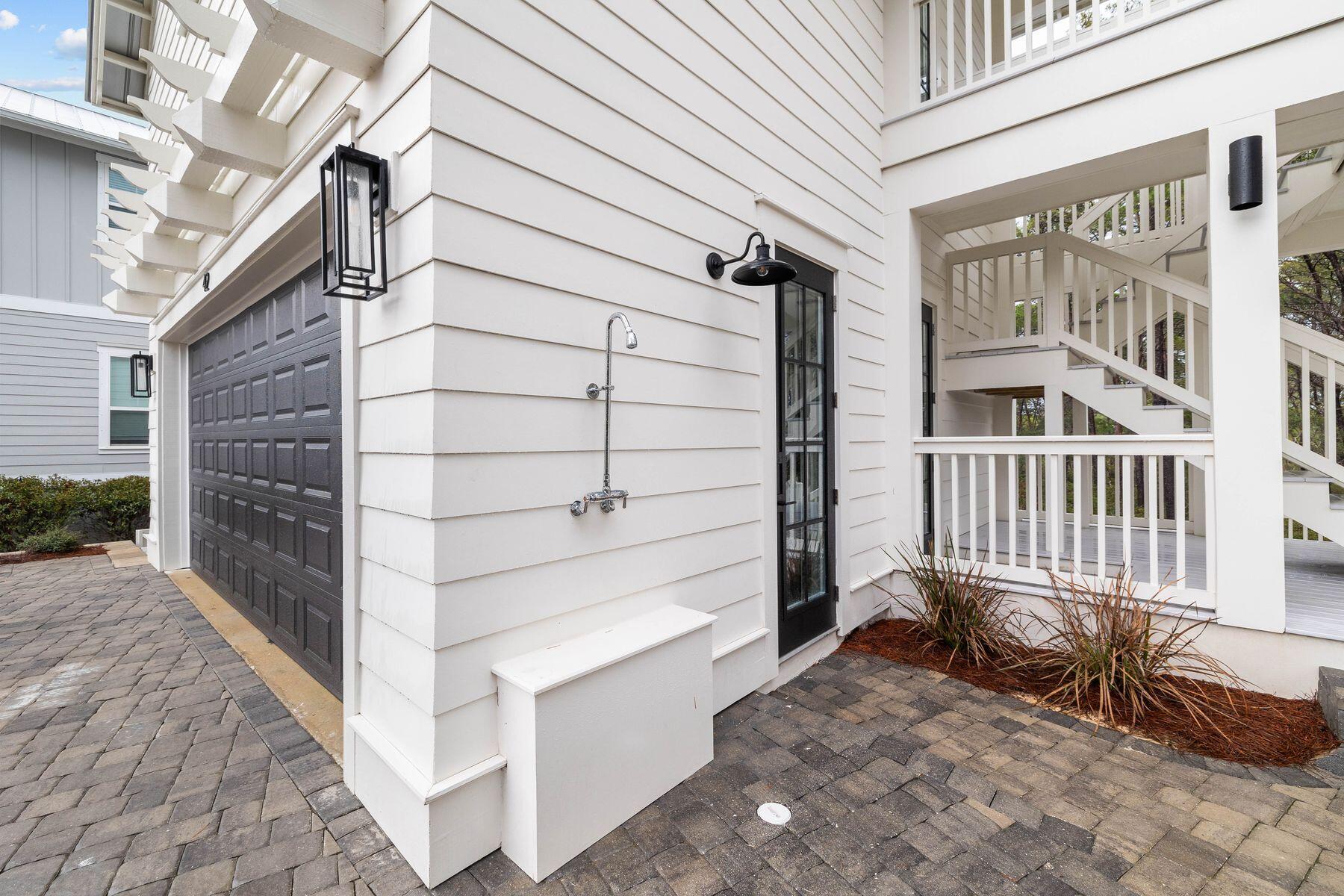 42 Grande Pointe Circle