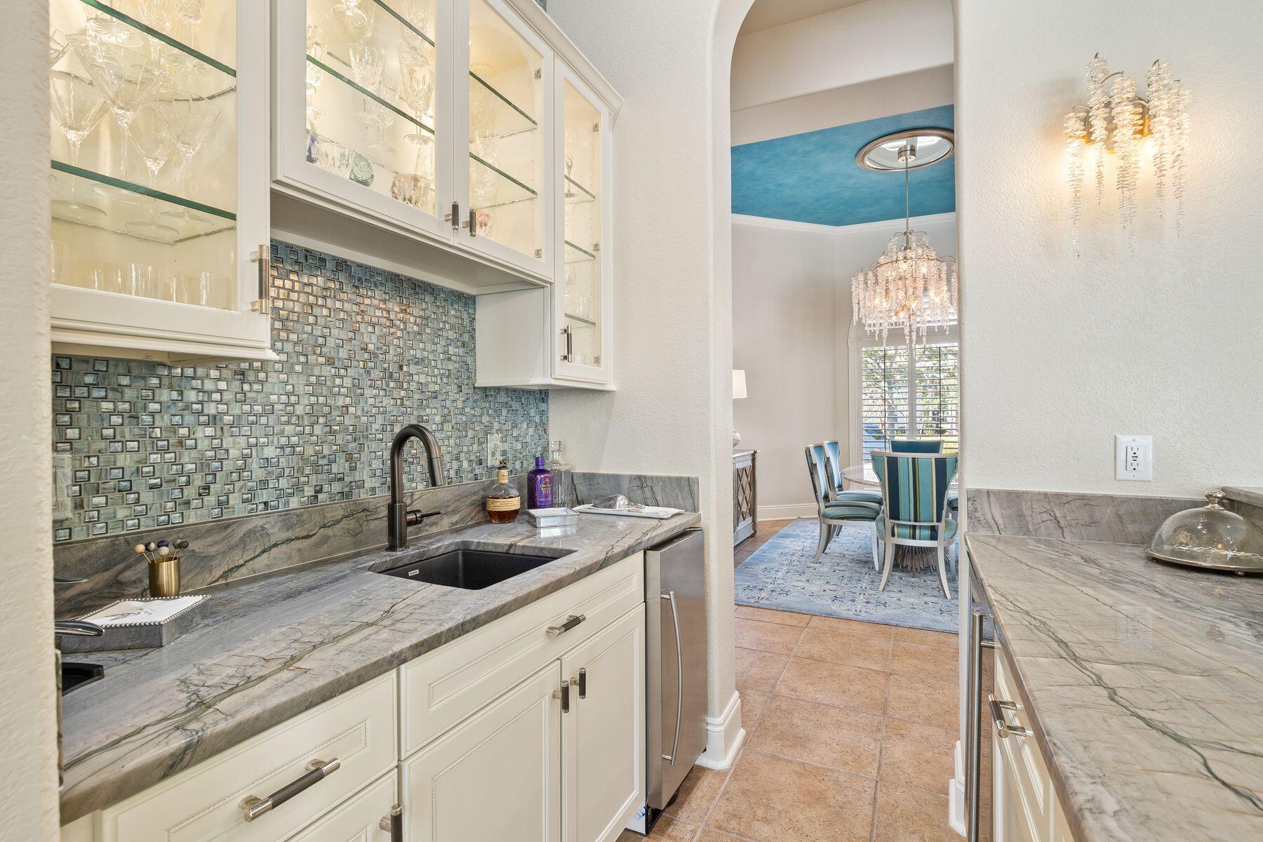 2987 Bay Villas Court