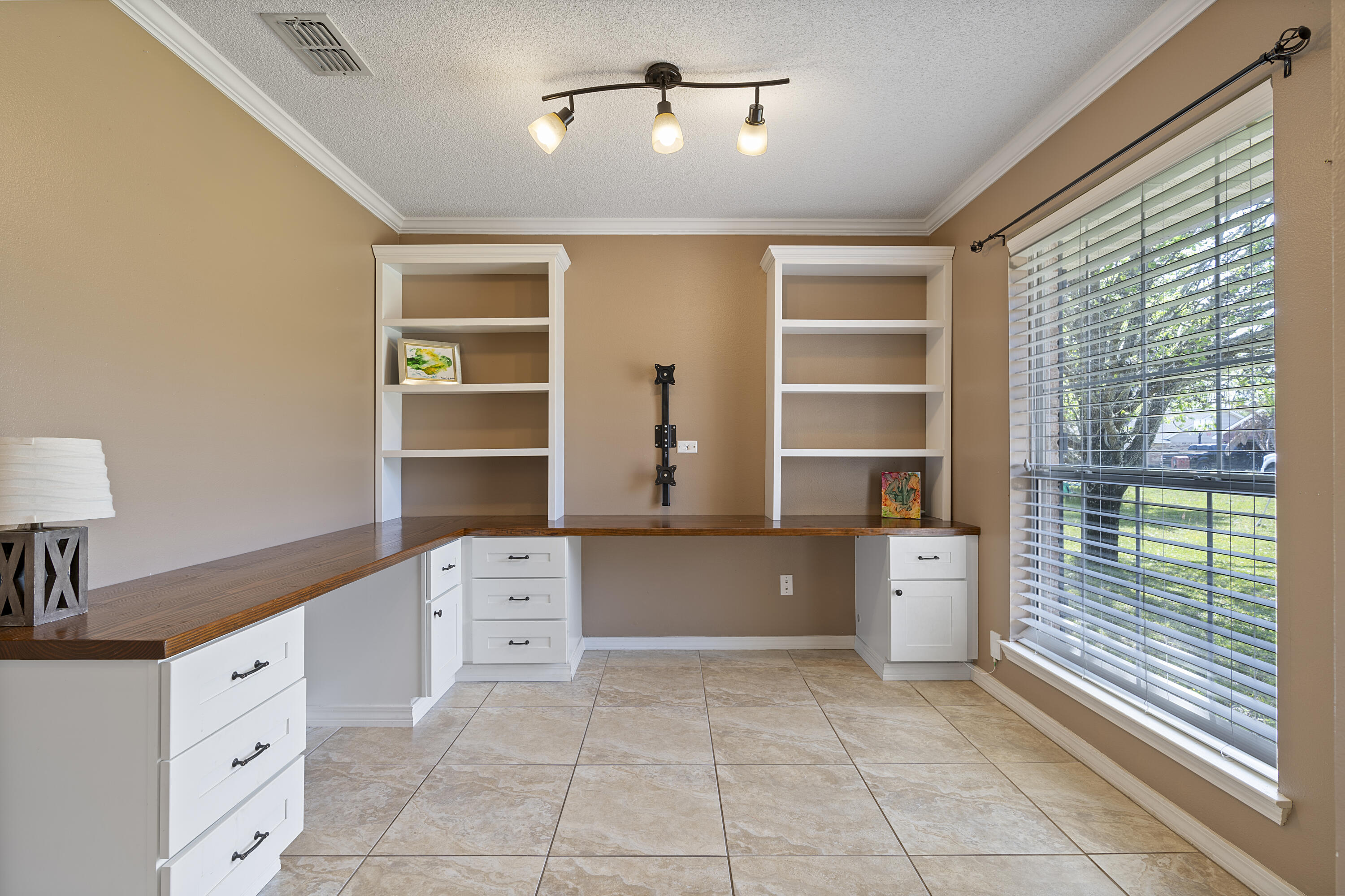 2087 Alfred Boulevard