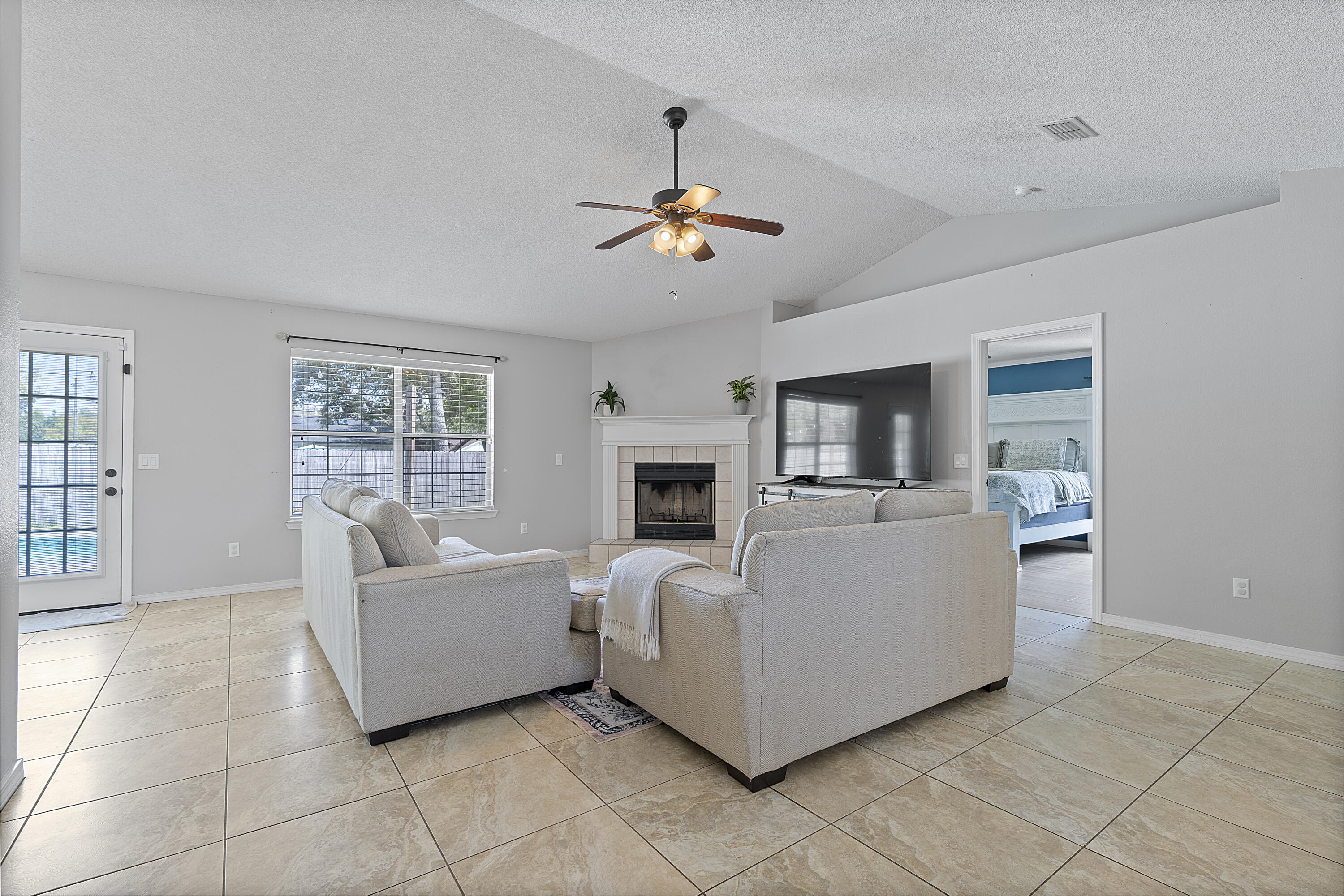 2087 Alfred Boulevard