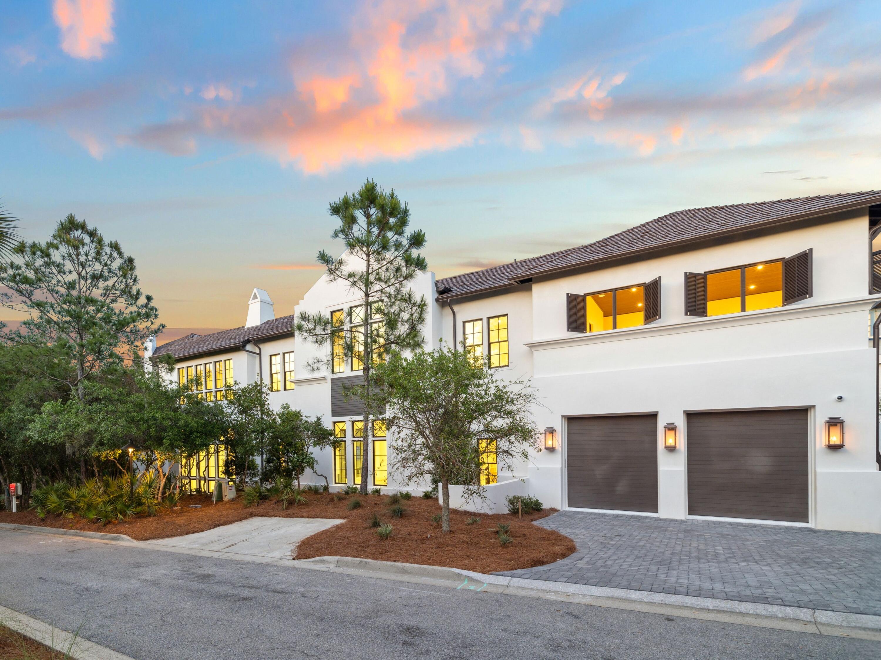 22 E Bermuda Drive