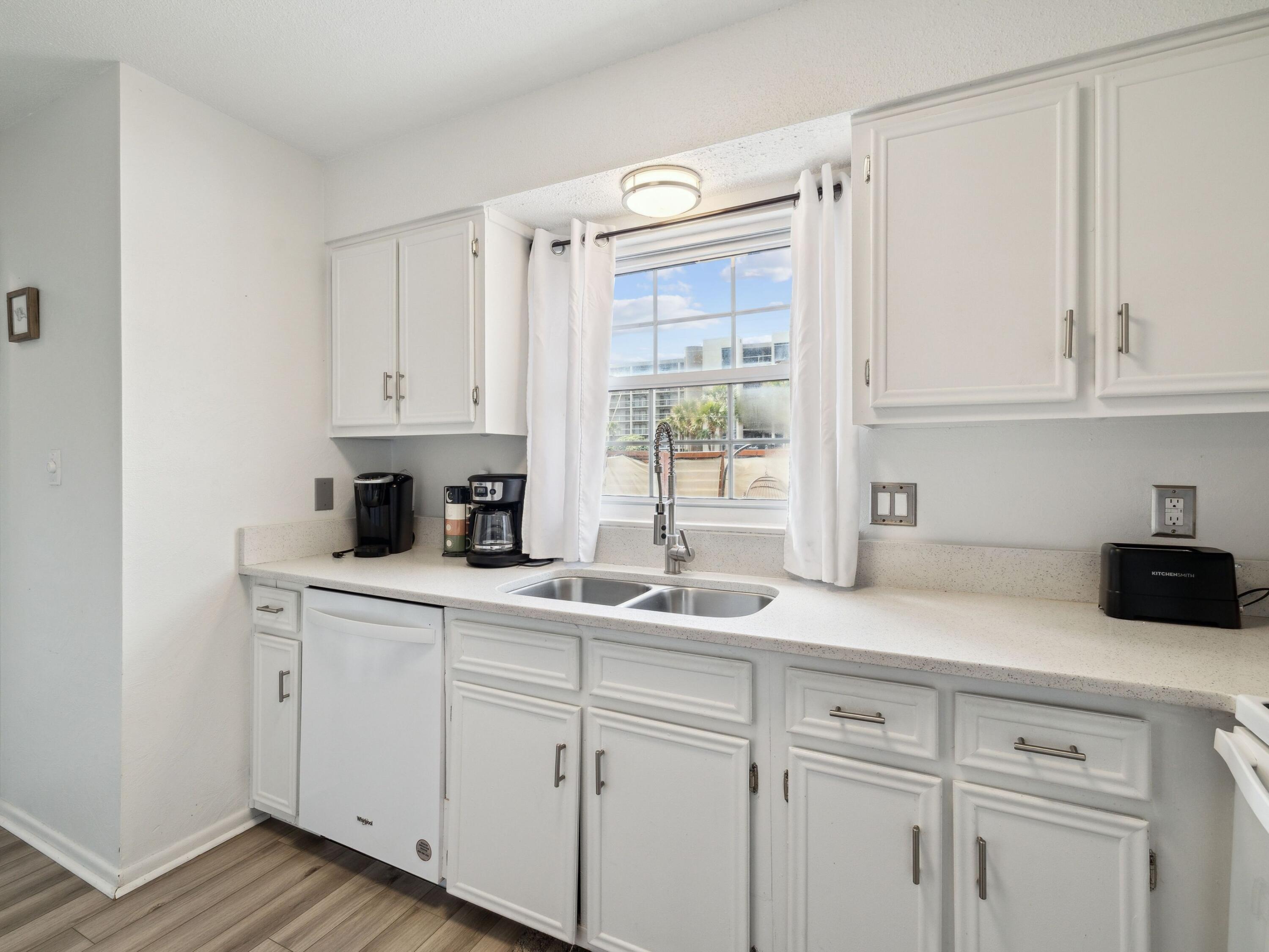 356 Billfish Avenue, 4