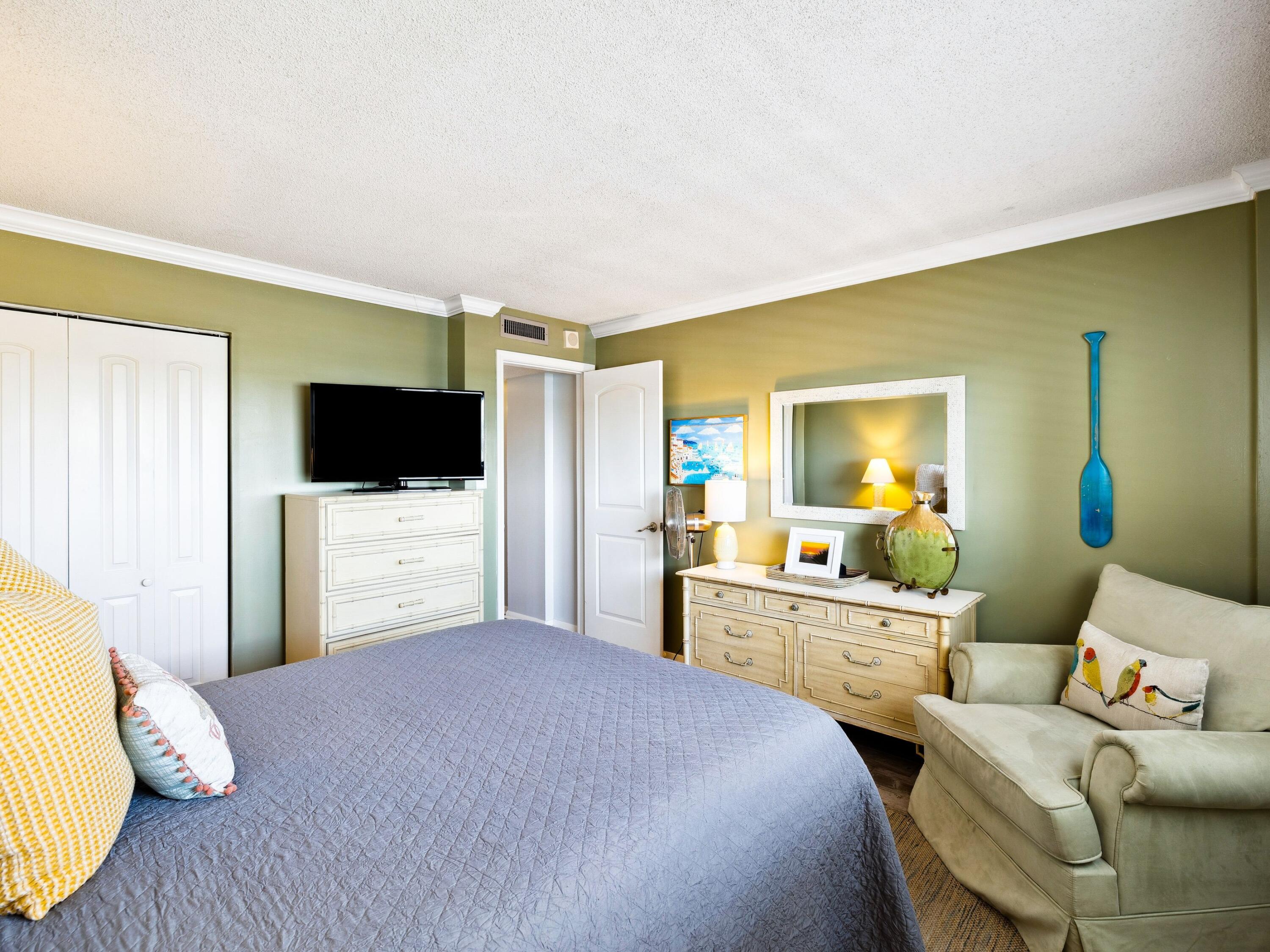 5801 Thomas Drive, 415