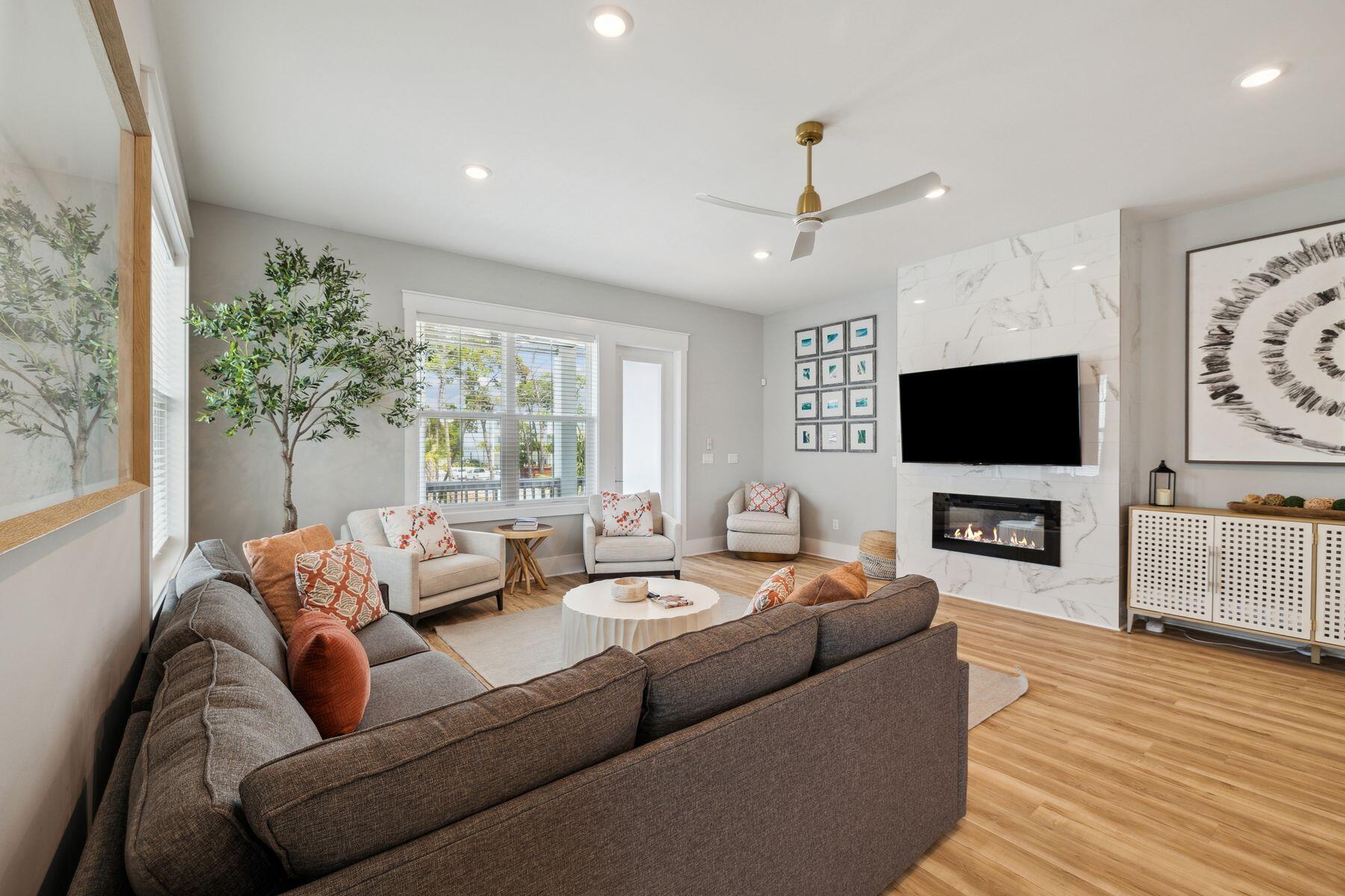 19 W Majestic Palm Drive