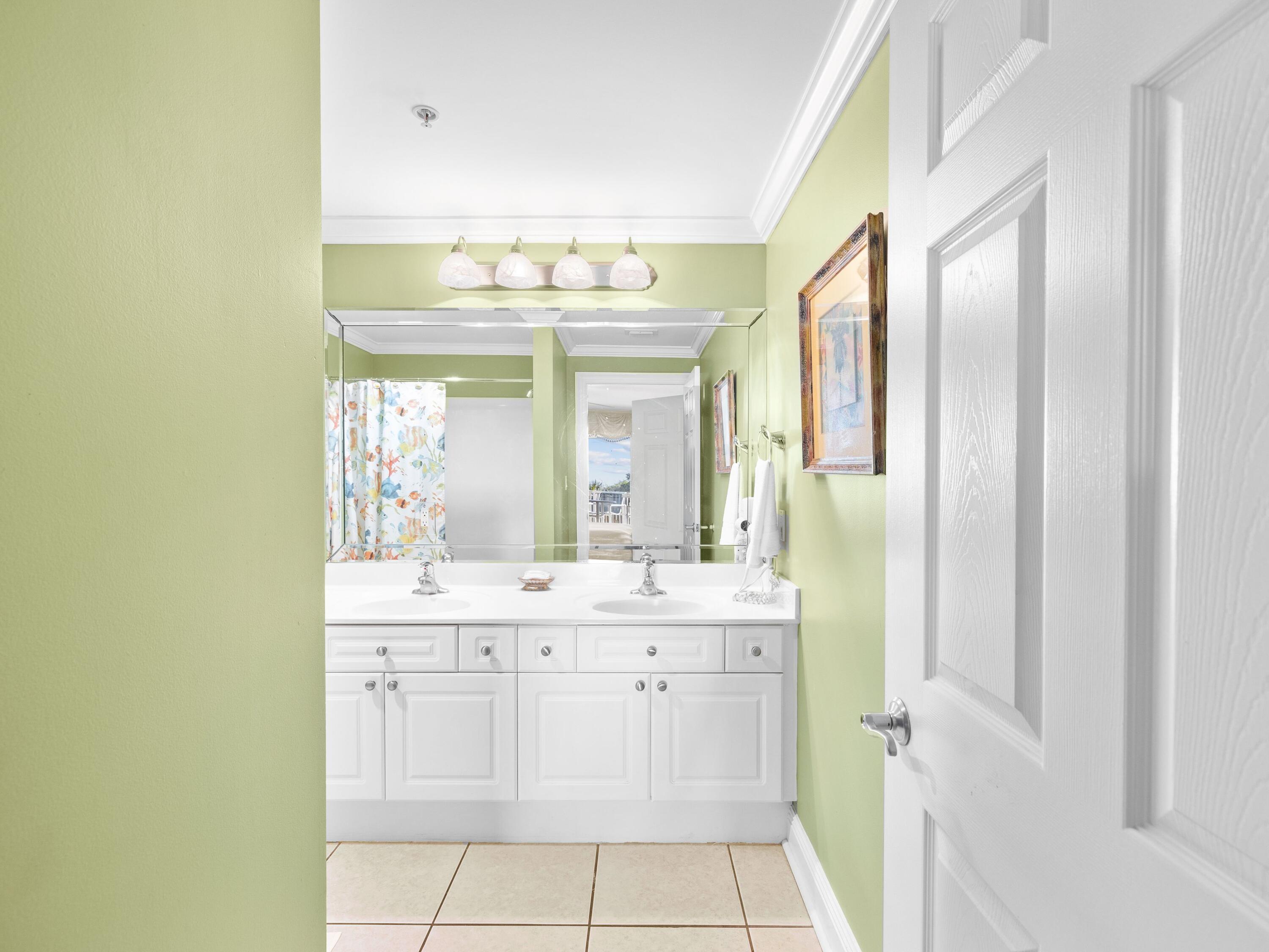 1111 Santa Rosa Boulevard, 101