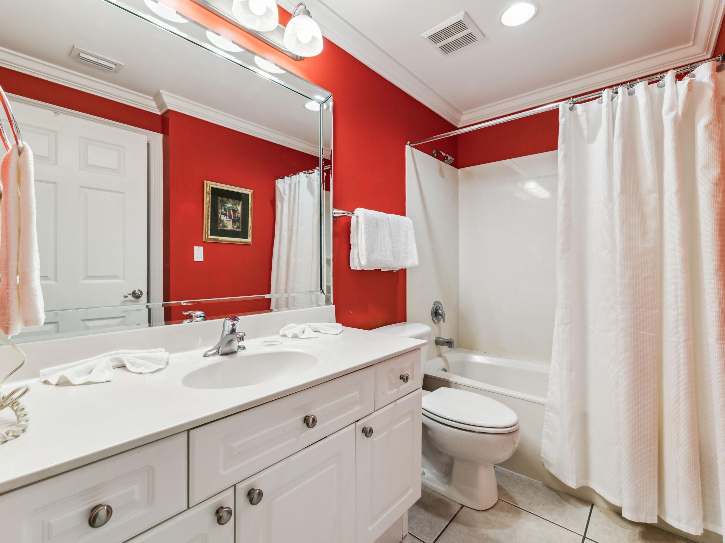 1111 Santa Rosa Boulevard, 101