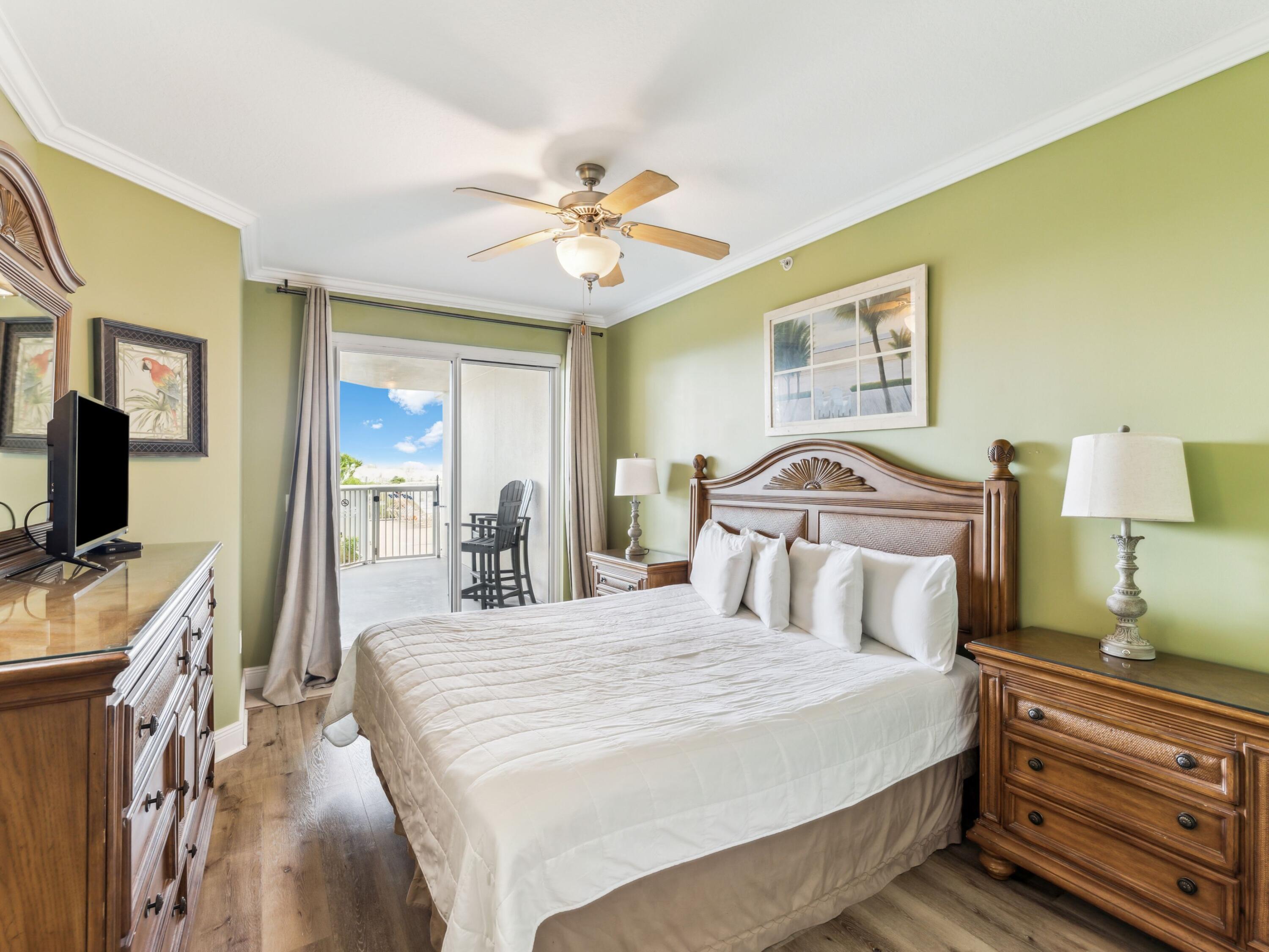 1111 Santa Rosa Boulevard, 101