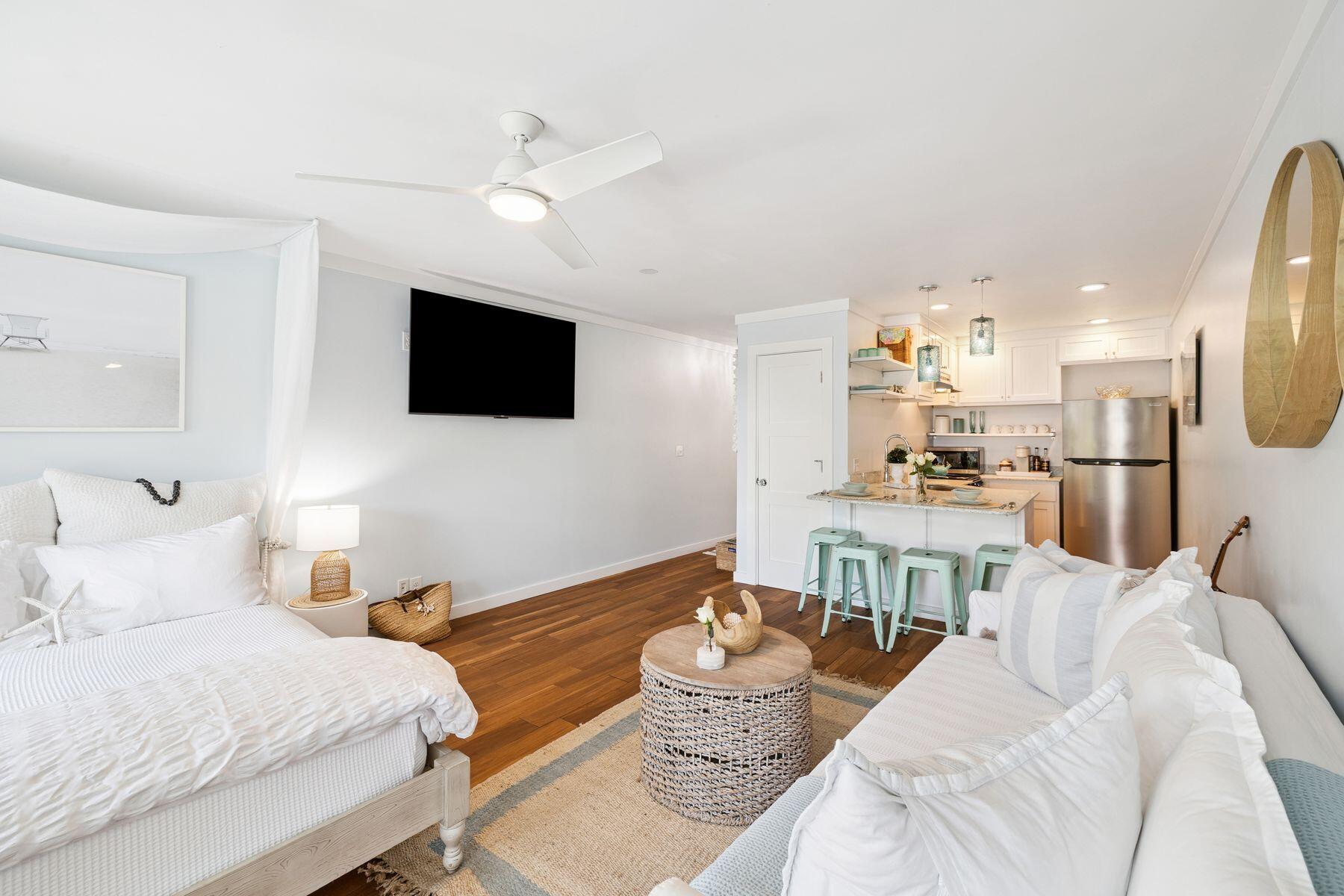 126 S Walton Lakeshore Drive, 205