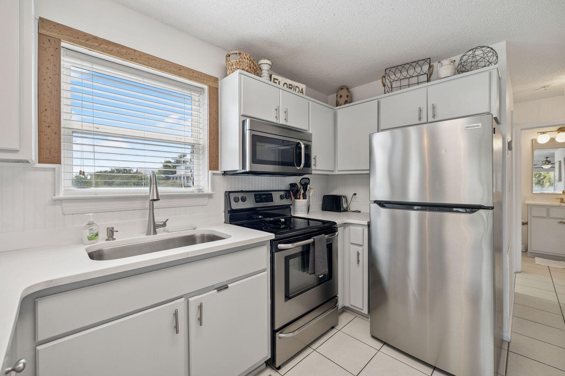 82 Sugar Sand Lane, B4