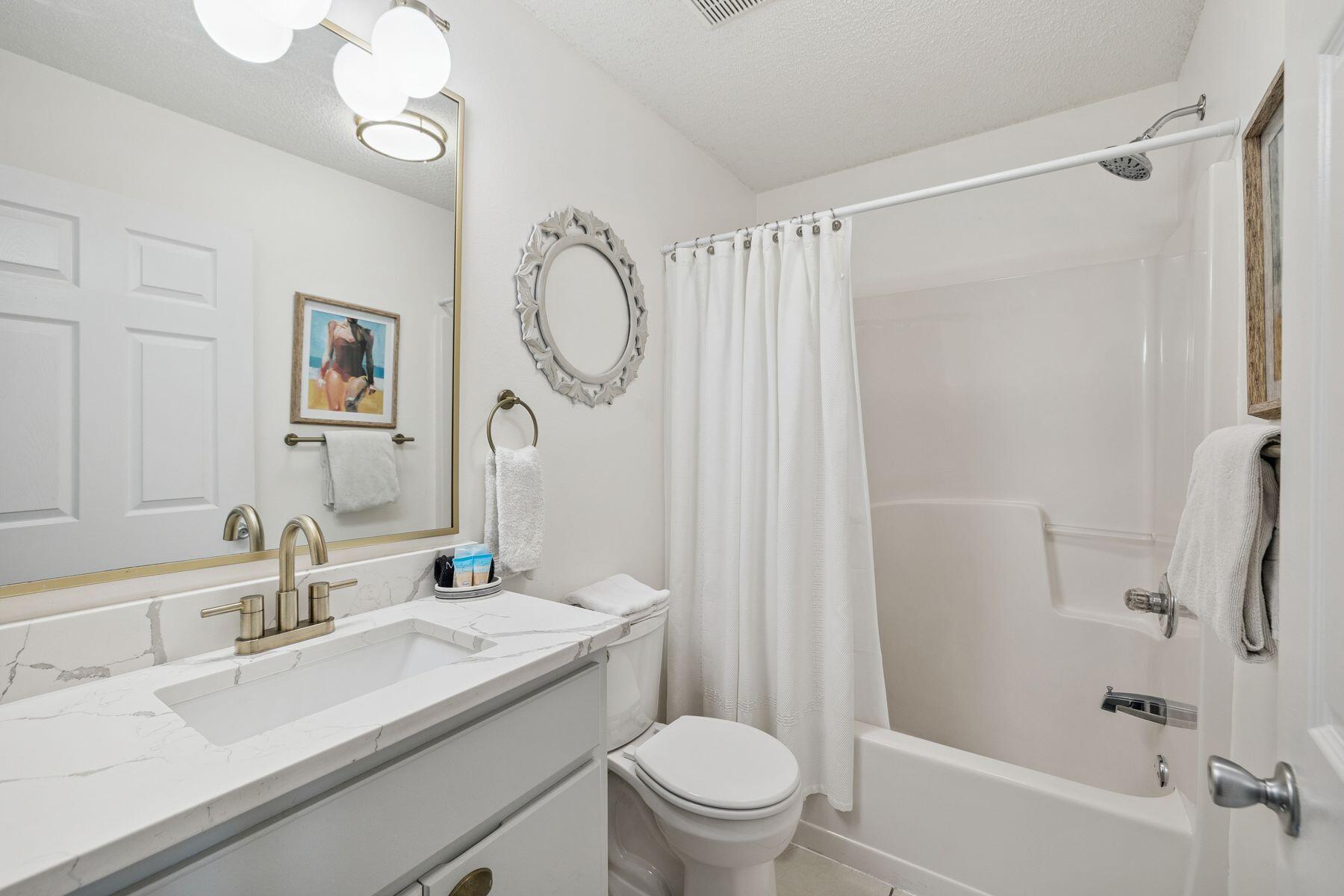 82 Sugar Sand Lane, B4