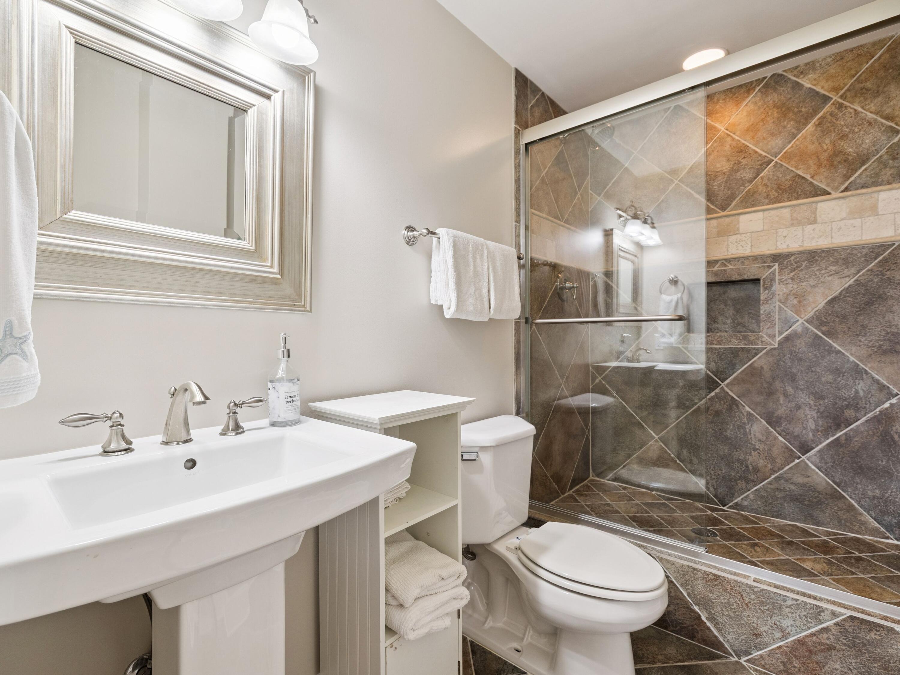 4418 Southwinds Drive, 4418