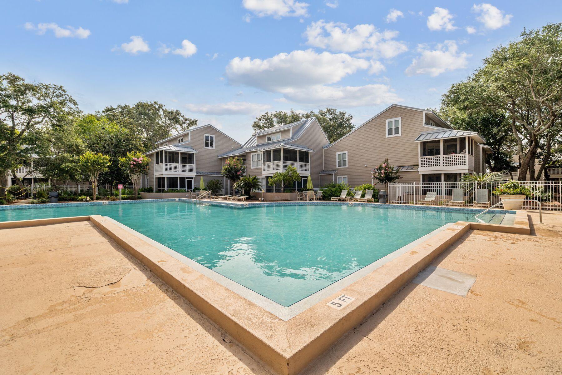 9815 US-98, UNIT 227