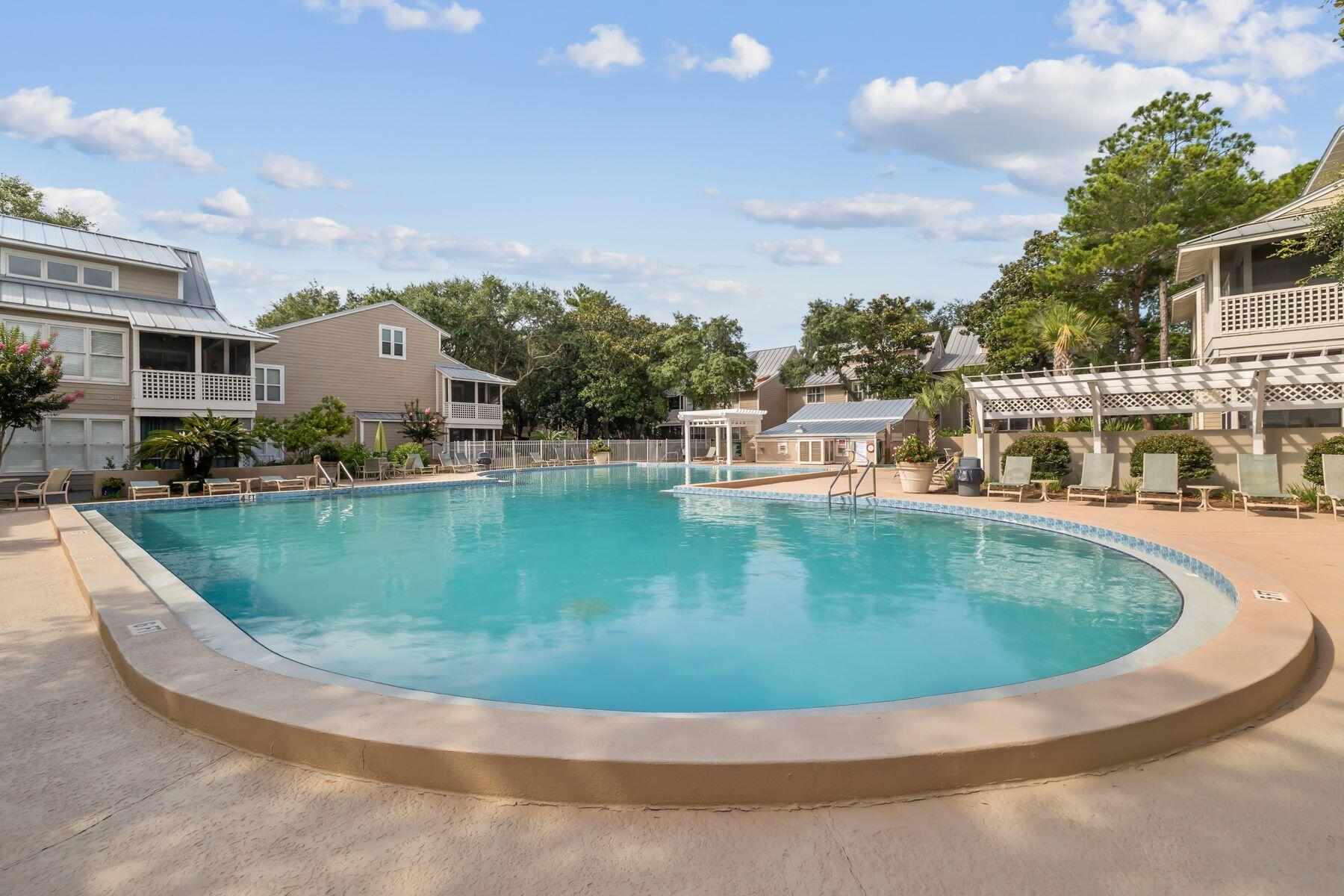 9815 US-98, UNIT 227