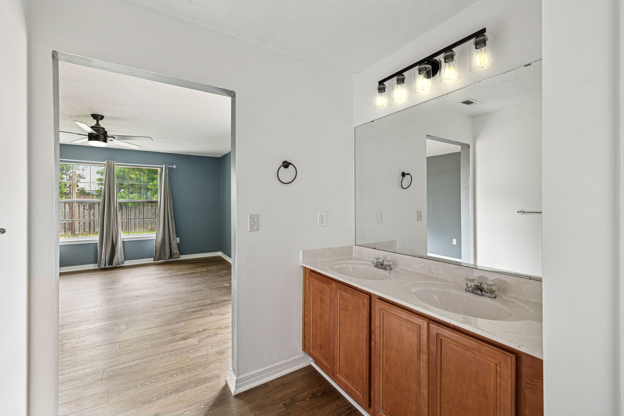 38 S Harborview Road