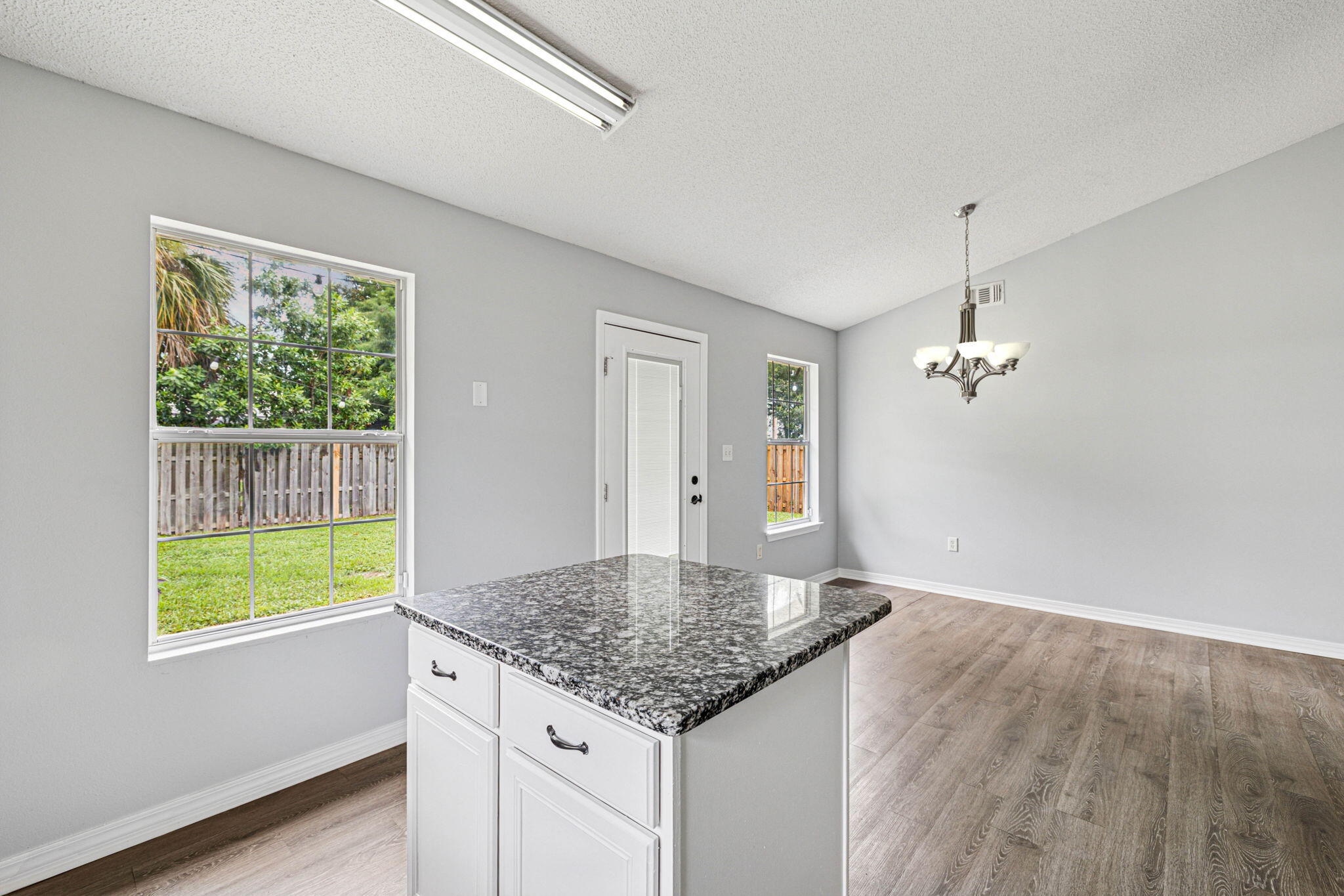 38 S Harborview Road