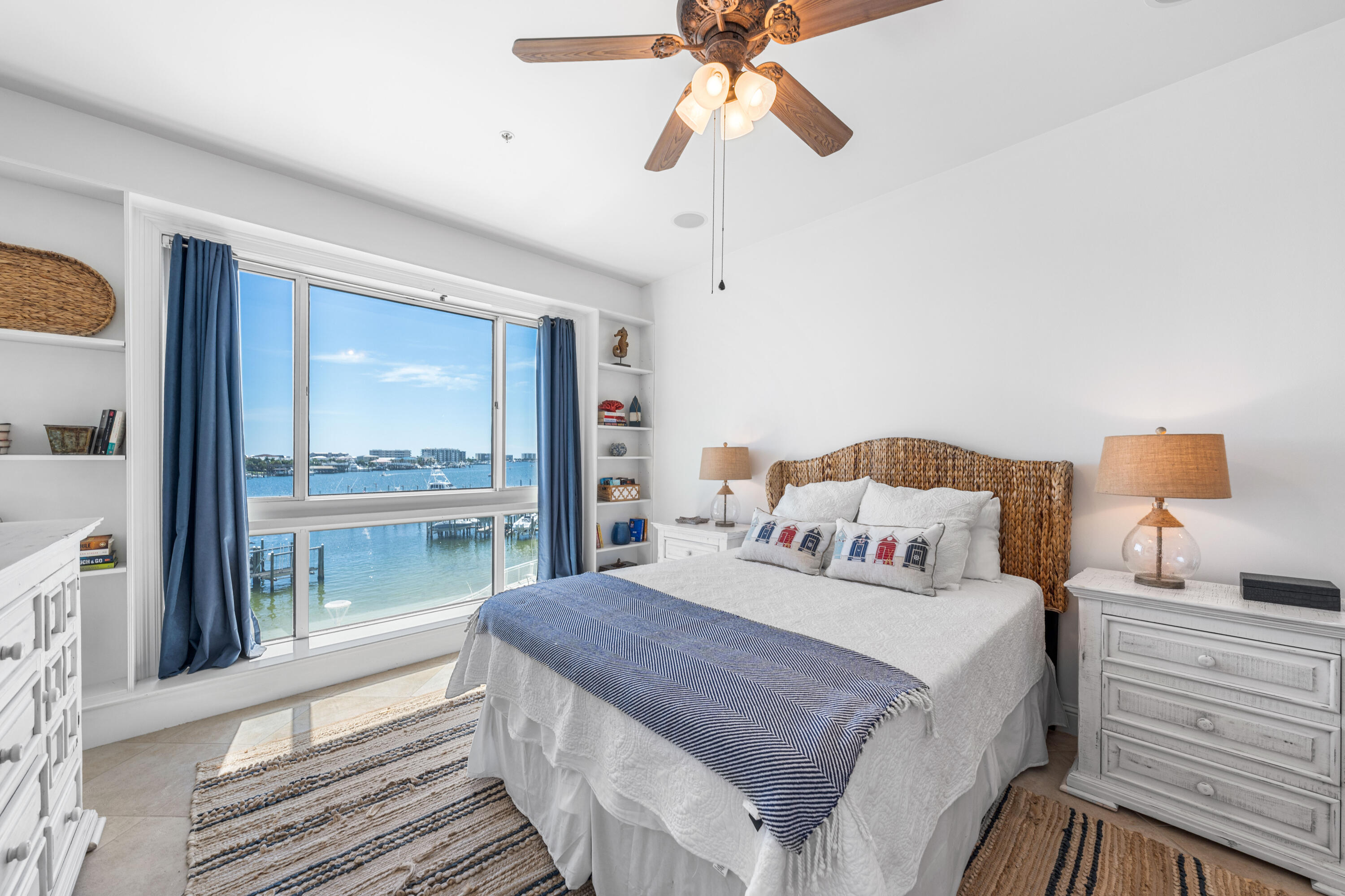 662 Harbor Boulevard, UNIT 220