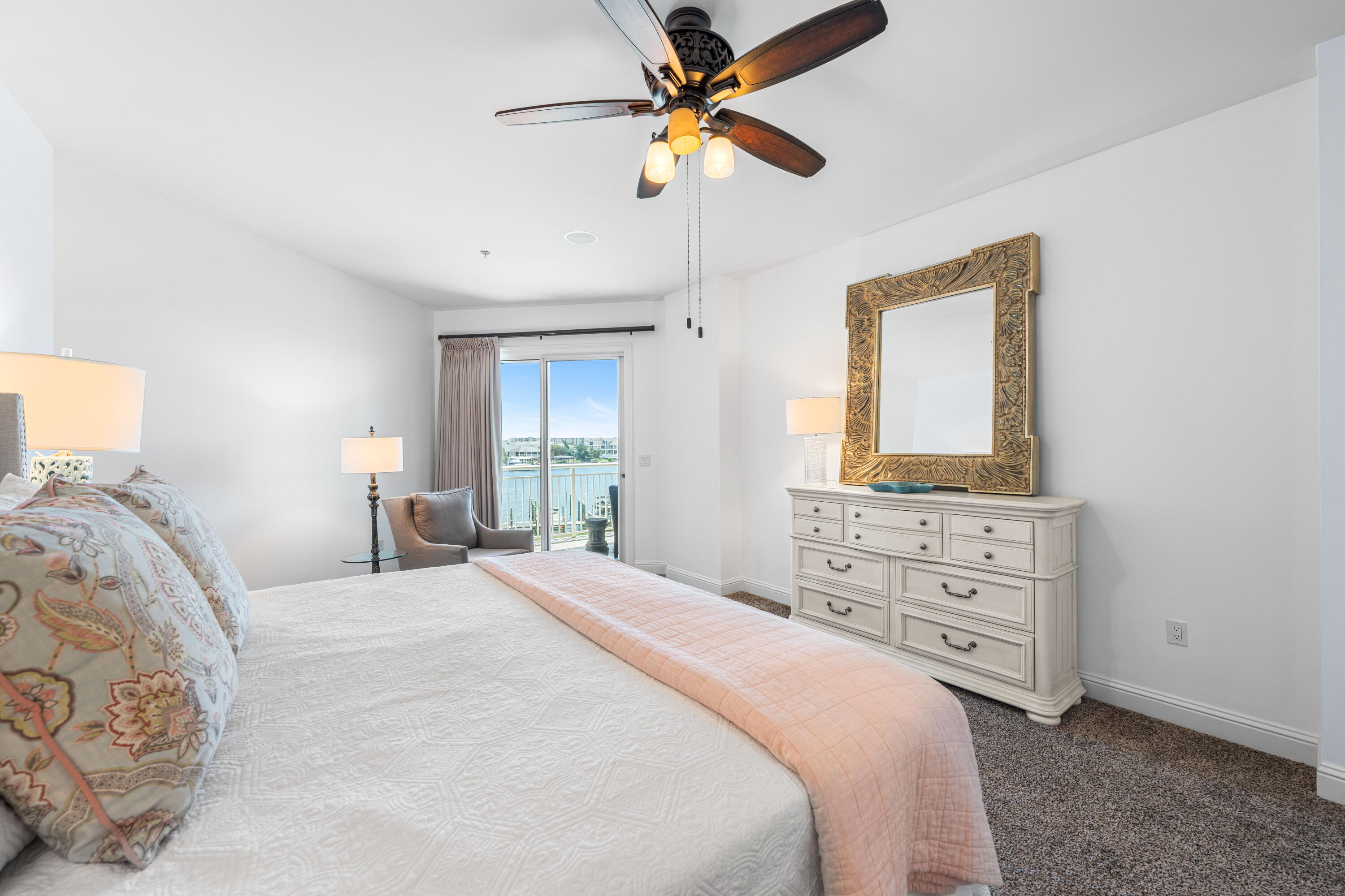 662 Harbor Boulevard, UNIT 220
