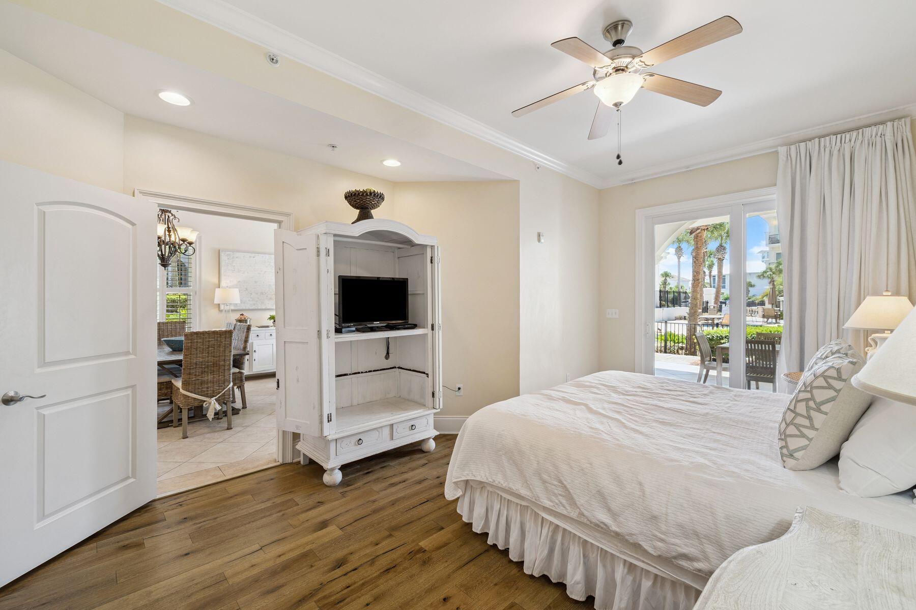 2421 W County Highway 30A, D101