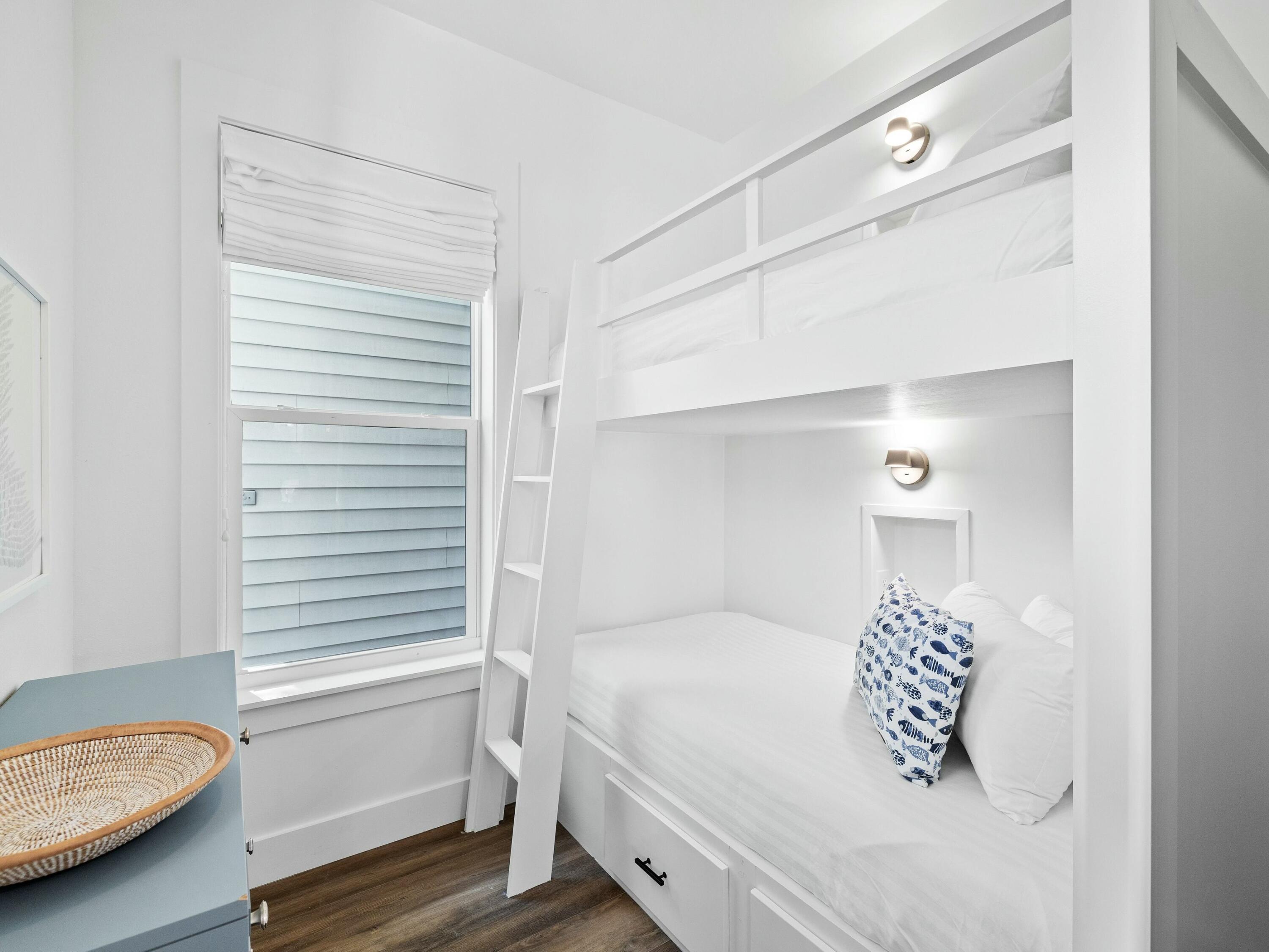 521 Old Beach Road, # 2