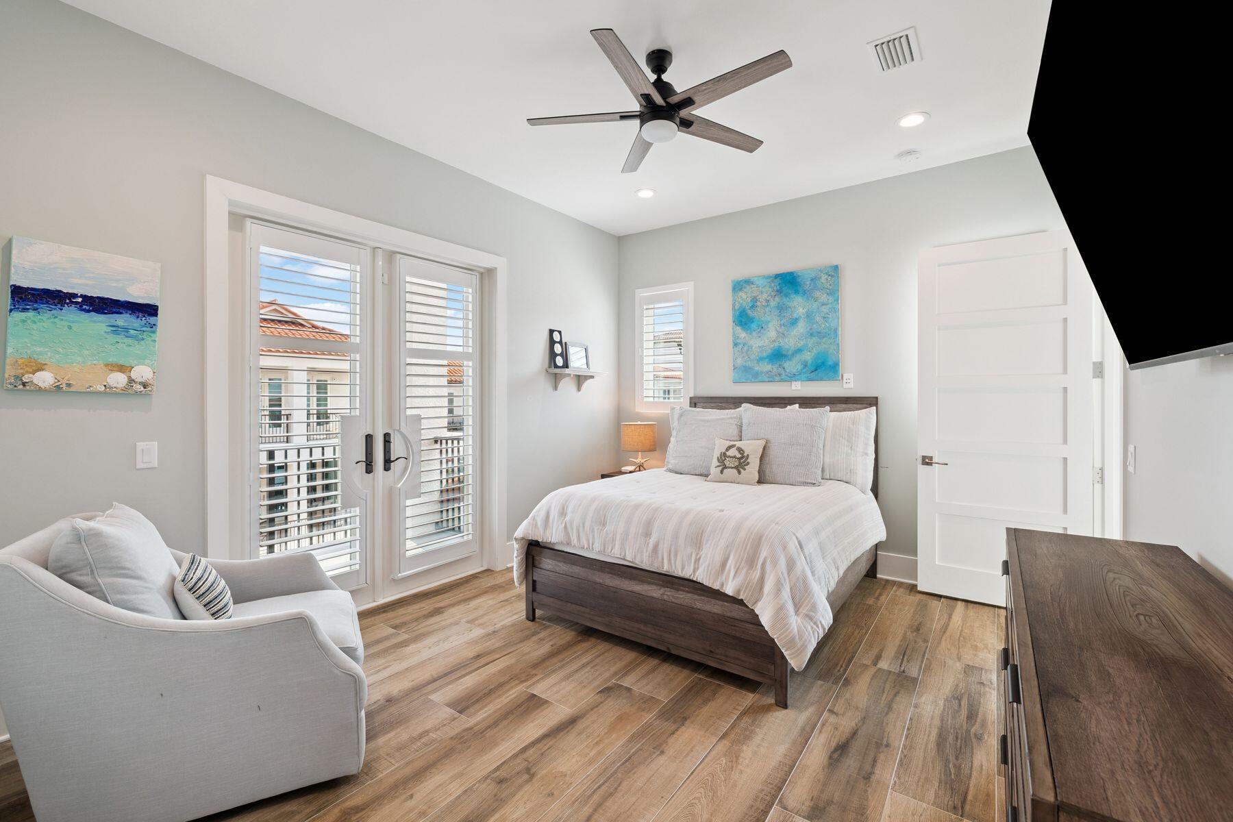 5055 W County Hwy 30A, 1010