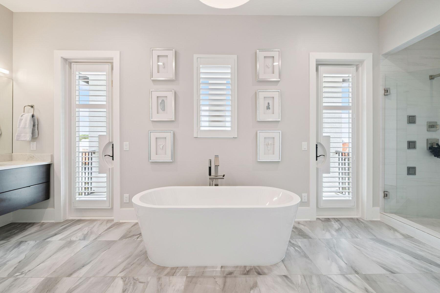 5055 W County Hwy 30A, 1010