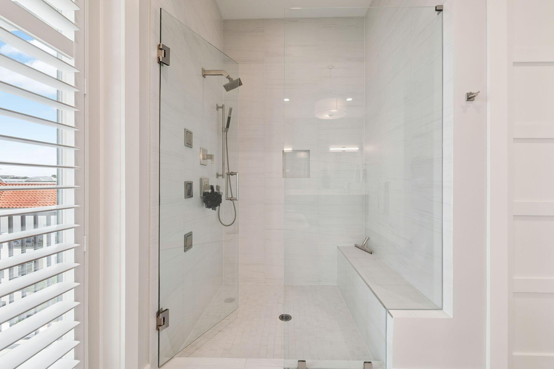 5055 W County Hwy 30A, 1010