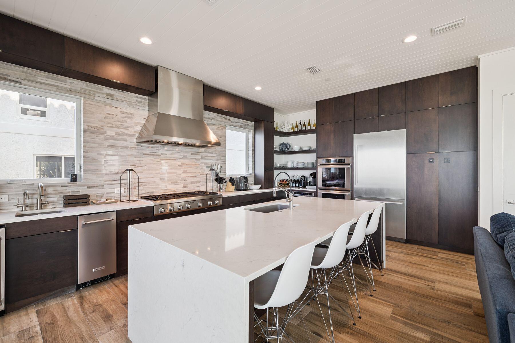 5055 W County Hwy 30A, 1010