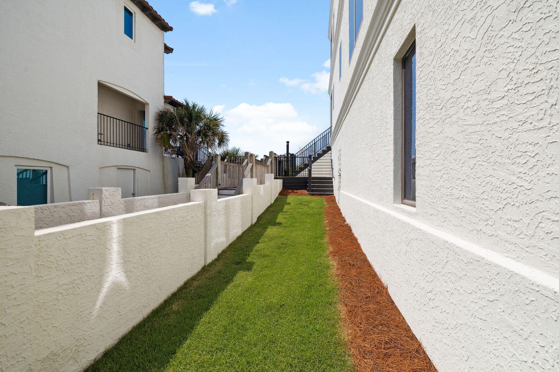 5055 W County Hwy 30A, 1010