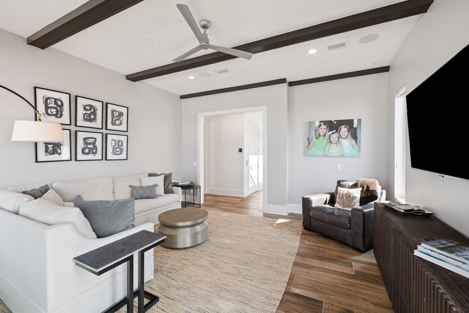 5055 W County Hwy 30A, 1010